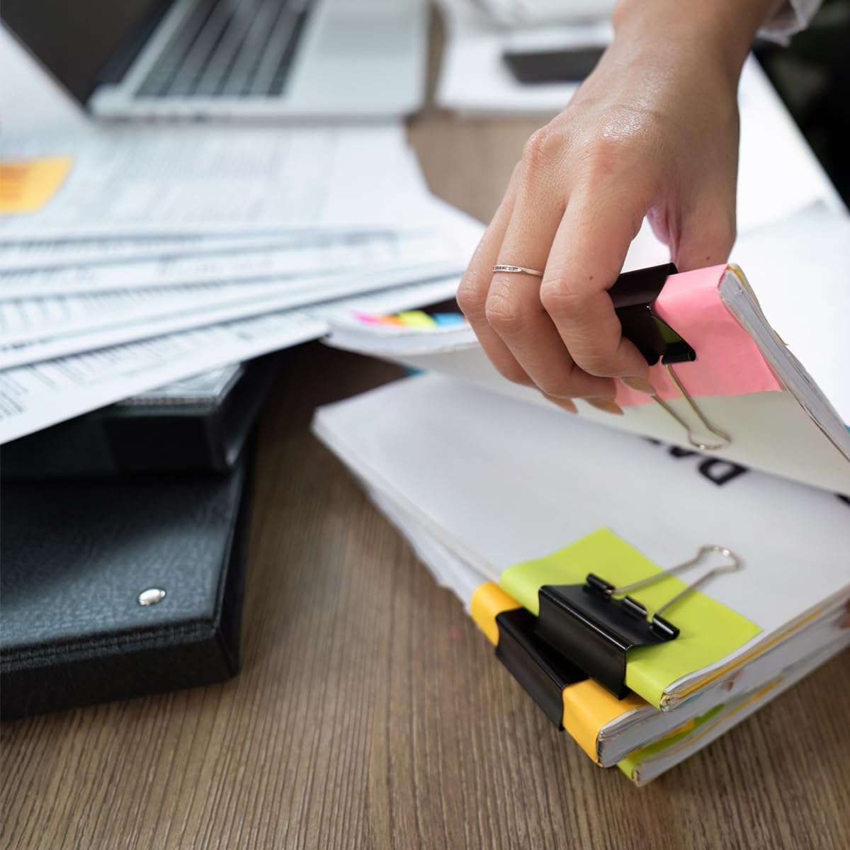 100 PCS Mini Binder Clips, 3/4 inch 19mm Binder Clips, Black Paper Clamps Small Size for Office, Home, School, Document Organizing (0.74 inch)