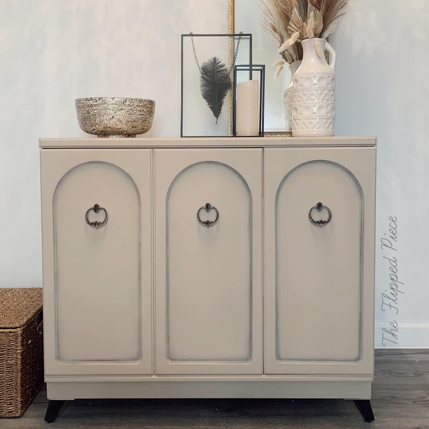 Dixie Belle Paint Company Chalk Finish Furniture Paint - Burlap (4oz) - Matte Cozy Tan Chic Chalk Mineral DIY Furniture Paint