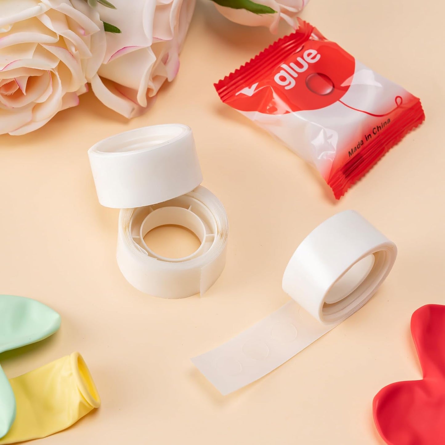 Hoewina 2000pcs Clear Glue Point Dots Glue Tape for Balloon Removable Adhesive Double Sided Dots Stickers for Craft Decoration Wedding