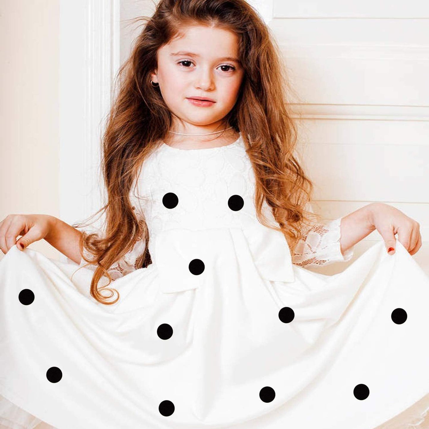 Iceyyyy 100+ Pieces Black Adhesive Felt Circles, Black Self-Adhesive Felt Sticker for Halloween DIY Projects, Professional Craft Finishing (1 Inch)