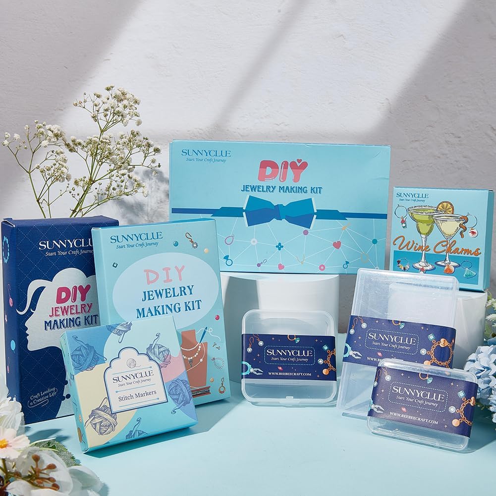 SUNNYCLUE 1 Box 20pcs Christmas Stitch Markers Knitting Crochet Knitting Markers Leverback Hoop Stitch Marker Enamel Crochet Knitting Markers for Knitting Weaving Sewing Needleworks DIY Craft Supplies