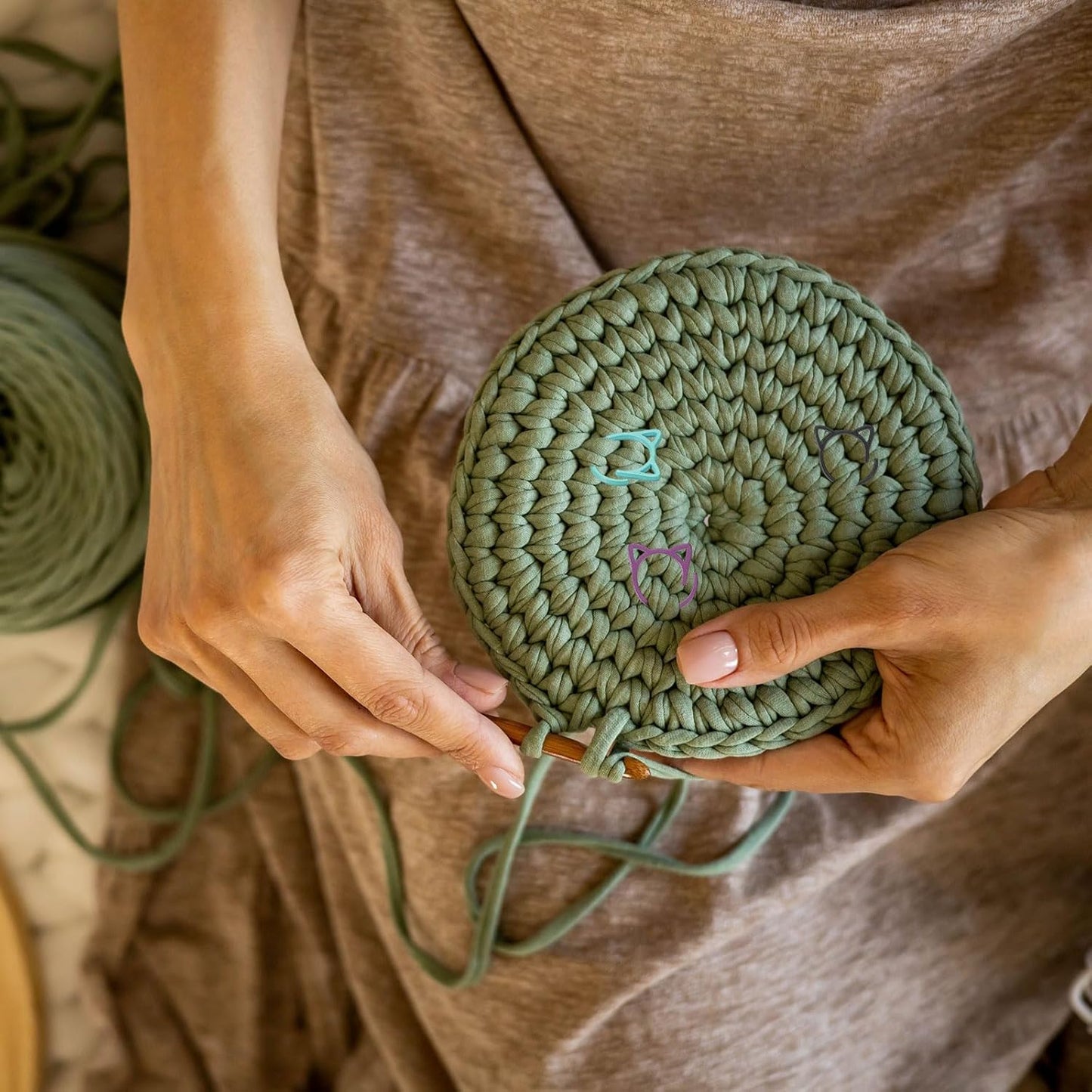 uxcell 50pcs Stitch Markers, Spiral Stitch Markers Crochet Needle Clip Counter Knit Ring Crochet Locking Sewing Accessories for DIY Handcraft Knitting and Crocheting, White