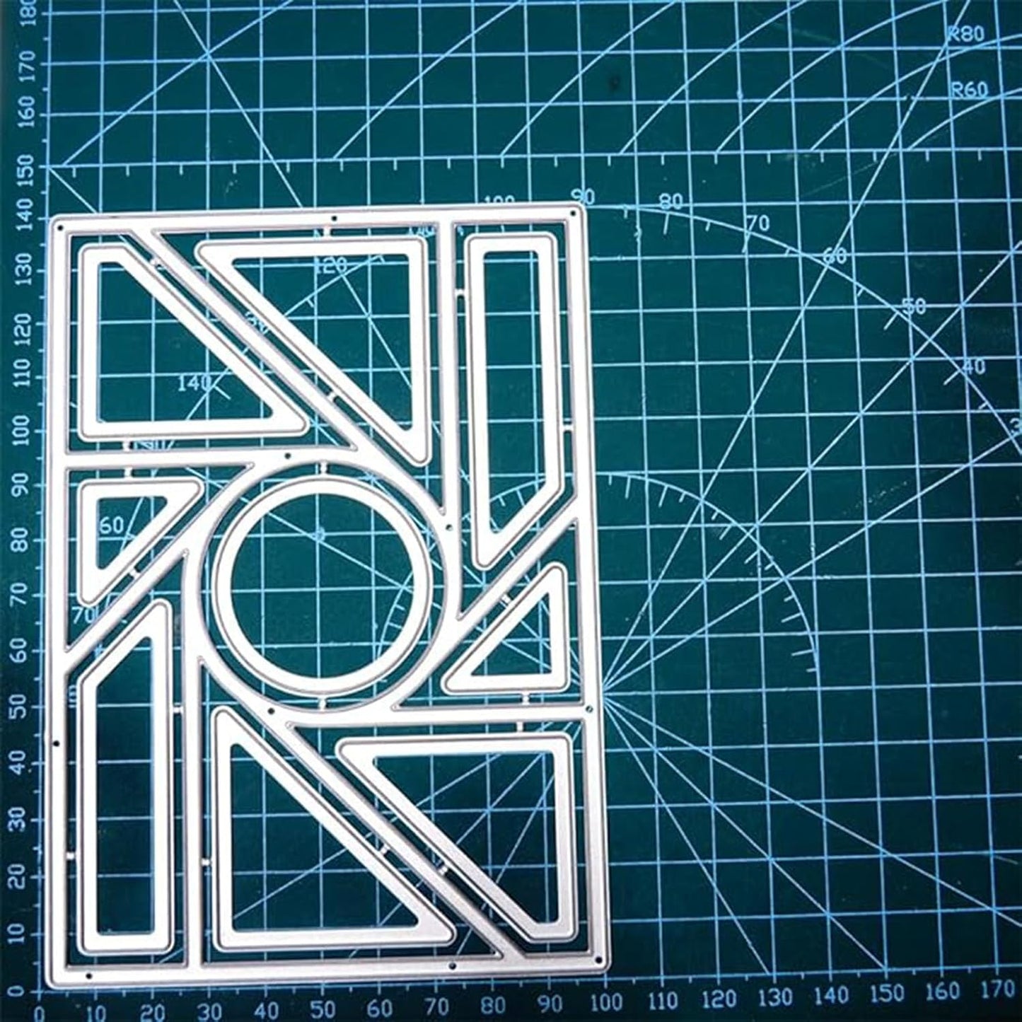 Cutting Dies Metal Stencils Scrapbooking Tools Flowers Lace Frame DIY Embossing Template for Paper Card Making Album Arts Crafts Supplies (Circular frame-14x10cm)