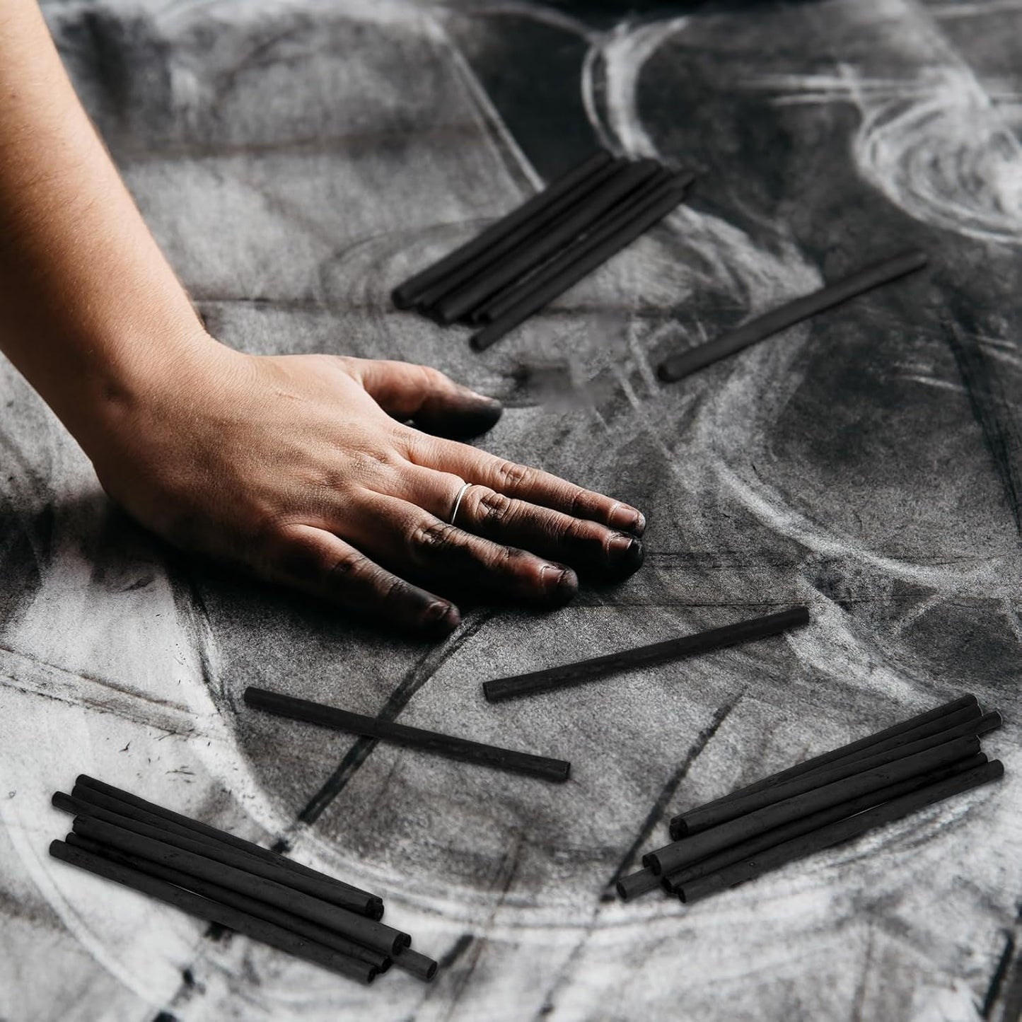 Gueevin 60 Pcs Willow Charcoal Sticks, Willow Charcoal, Artists, Beginners, Students, Perfect for Sketching, Drawing, Shading, and Fine Art Christmas Gifts for Art (2-4mm,4-5mm,5-7mm,7-9mm)