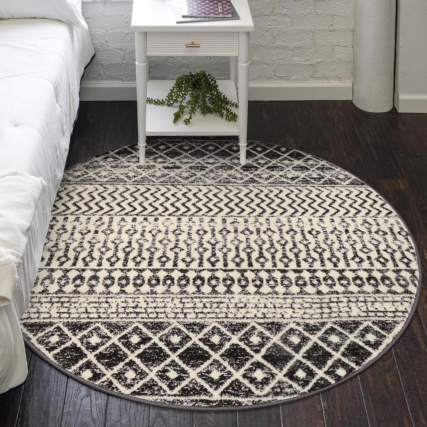 Boho Round Rug 5ft, Soft Non-Slip Distressed Circle Kitchen Mat Dining Room Rug, Washable Retro Living Room Area Rug Throw Carpet for Bedroom Kids Room Entryway