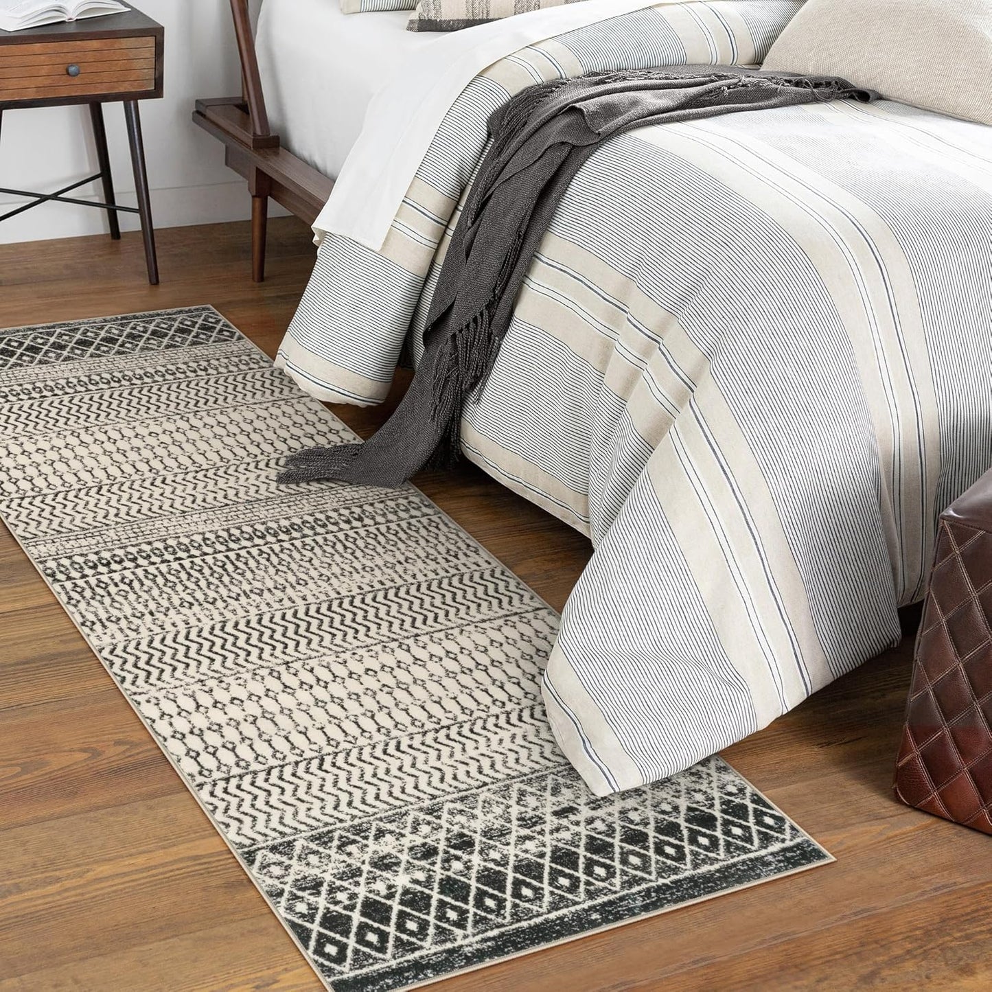 Moroccan Rug Runners for Hallways, 2x5 Ultra Soft Non-Slip Washable Rugs for Bedroom, Low Pile Distressed Black Rug Carpet Runner for Entryway Kitchen Bedroom Laundry Room