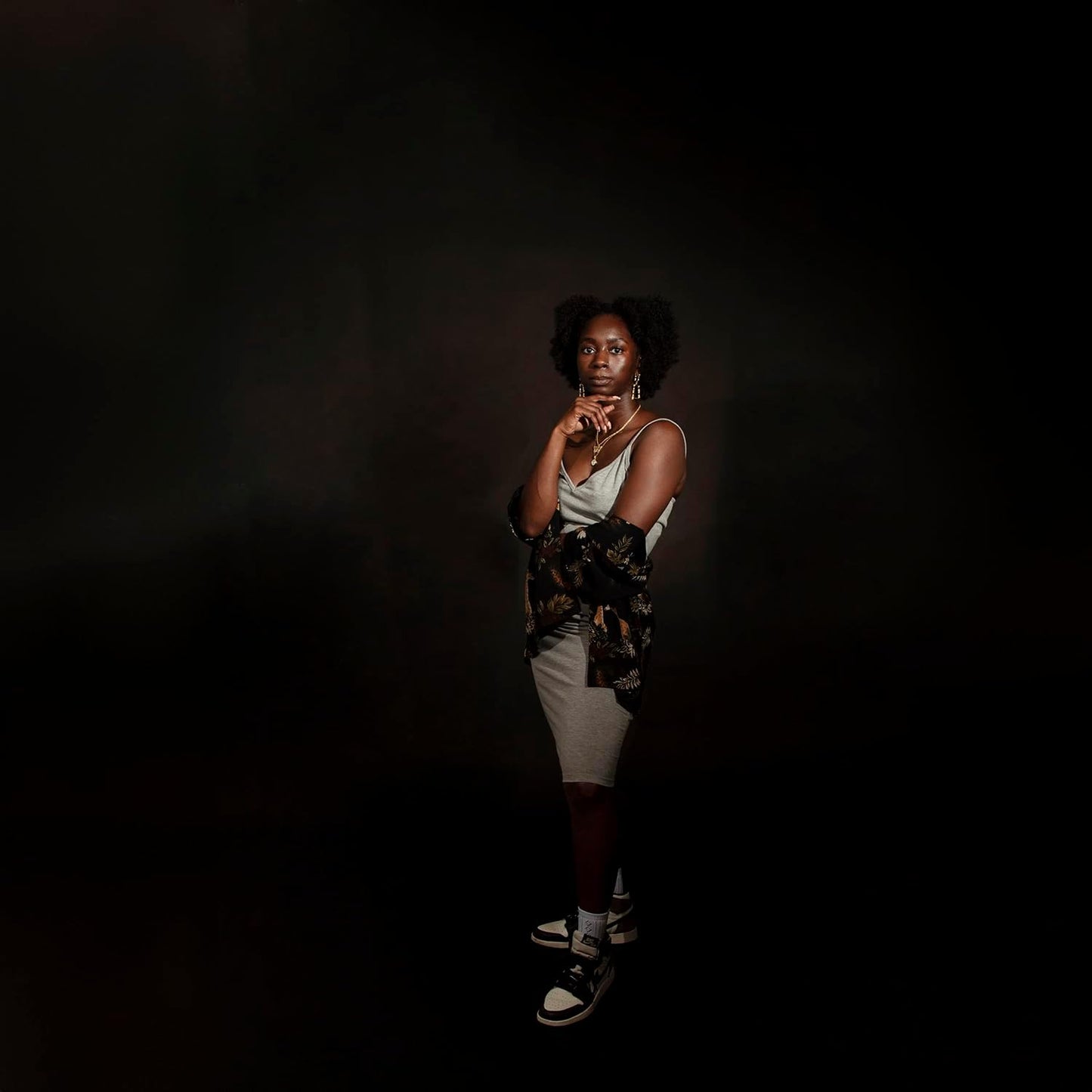 Kate Seamless Paper Backdrop Black Seamless Backdrop Paper Rolls (86''x32.8' Jet)