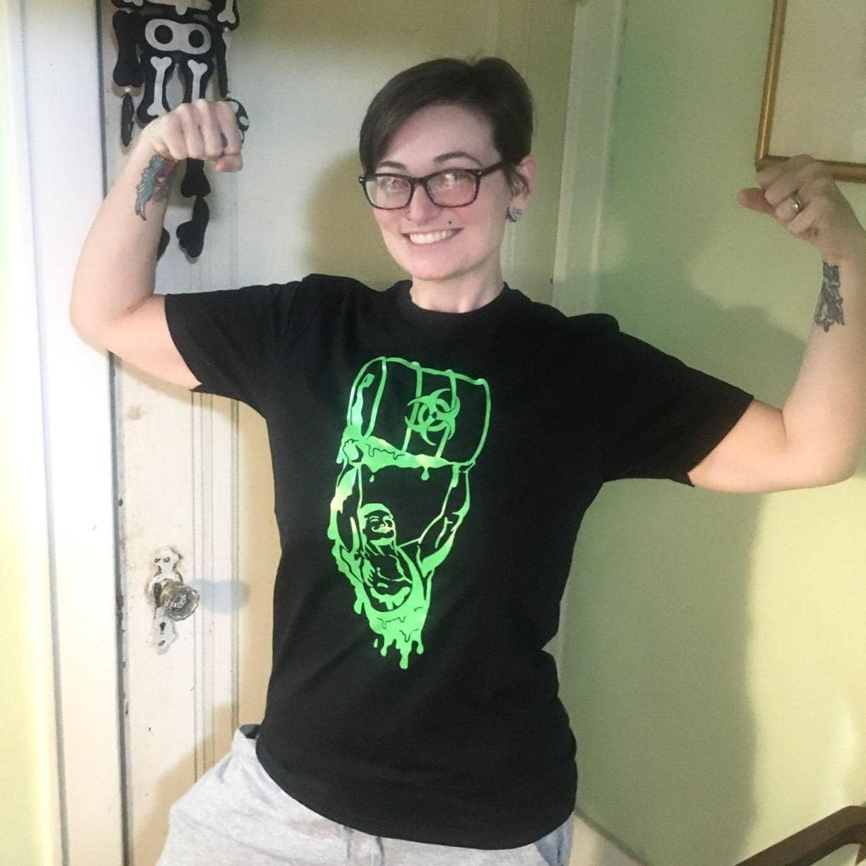 guangyintong Fruit Green Heat Transfer Vinyl HTV Rolls, 12" x 8ft Fruit Green Iron on Vinyl for T-Shirts Glossy Surface HTV Vinyl for All Cutter Machines Easy to Cut & Weed for Heat Vinyl Design