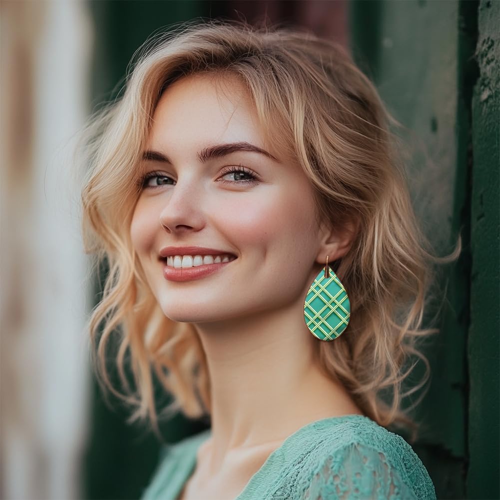 CHGCRAFT 16 Sheets Artistic Lines Clay Texture Mat Wavy and Plaid Pattern Polymer Clay Texture Sheets DIY Tools for Pottery Earring Jewelry Making Stamp Engraving Machines, 4x2.6inch