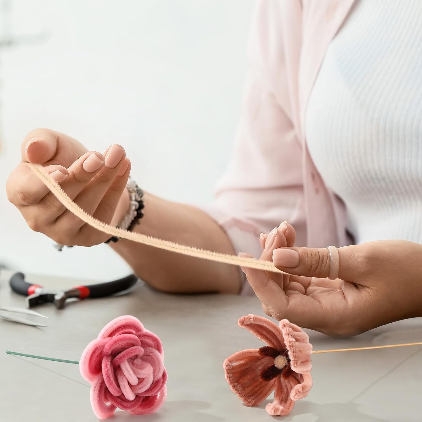 DaisyInner 700 Pcs Halloween Fall Pipe Cleaners Craft Bulk Pastel Chenille Stems Flower DIY Gradient Colored Fluffy for School Classroom Thanksgiving Christmas Party Supplies(Bohemia)