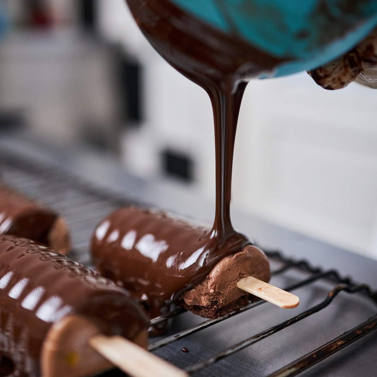 WISYOK 1000 Pcs Wooden Popsicle Sticks for Crafts, 4.5 Inch Wide Lollipop Sticks for Creative Designs or Kids Education, Home Art Projects