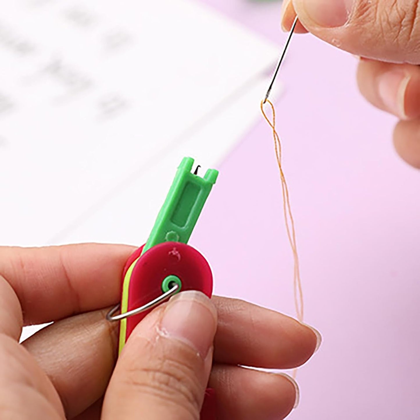 FKMEE Automatic Needle Threader - 2025 New Plastic Quick-Loop Device for Hand Sewing, Embroidery, & Cross-Stitch Crafts, Universal Compatibility Across Various Sewing Machines (3)