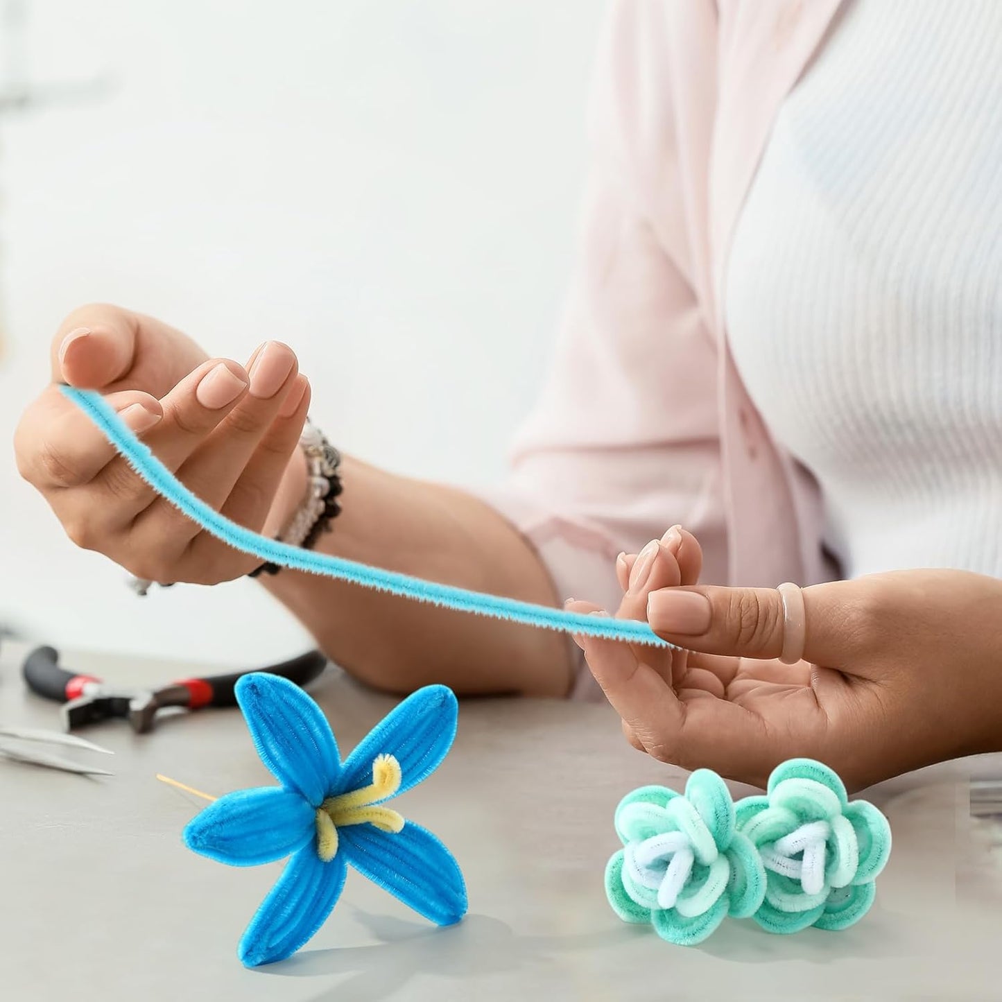 DaisyInner 700 Pcs Halloween Fall Pipe Cleaners Craft Bulk Pastel Chenille Stems Flower DIY Gradient Colored Fluffy for School Classroom Thanksgiving Christmas Party Supplies(Blue Style)