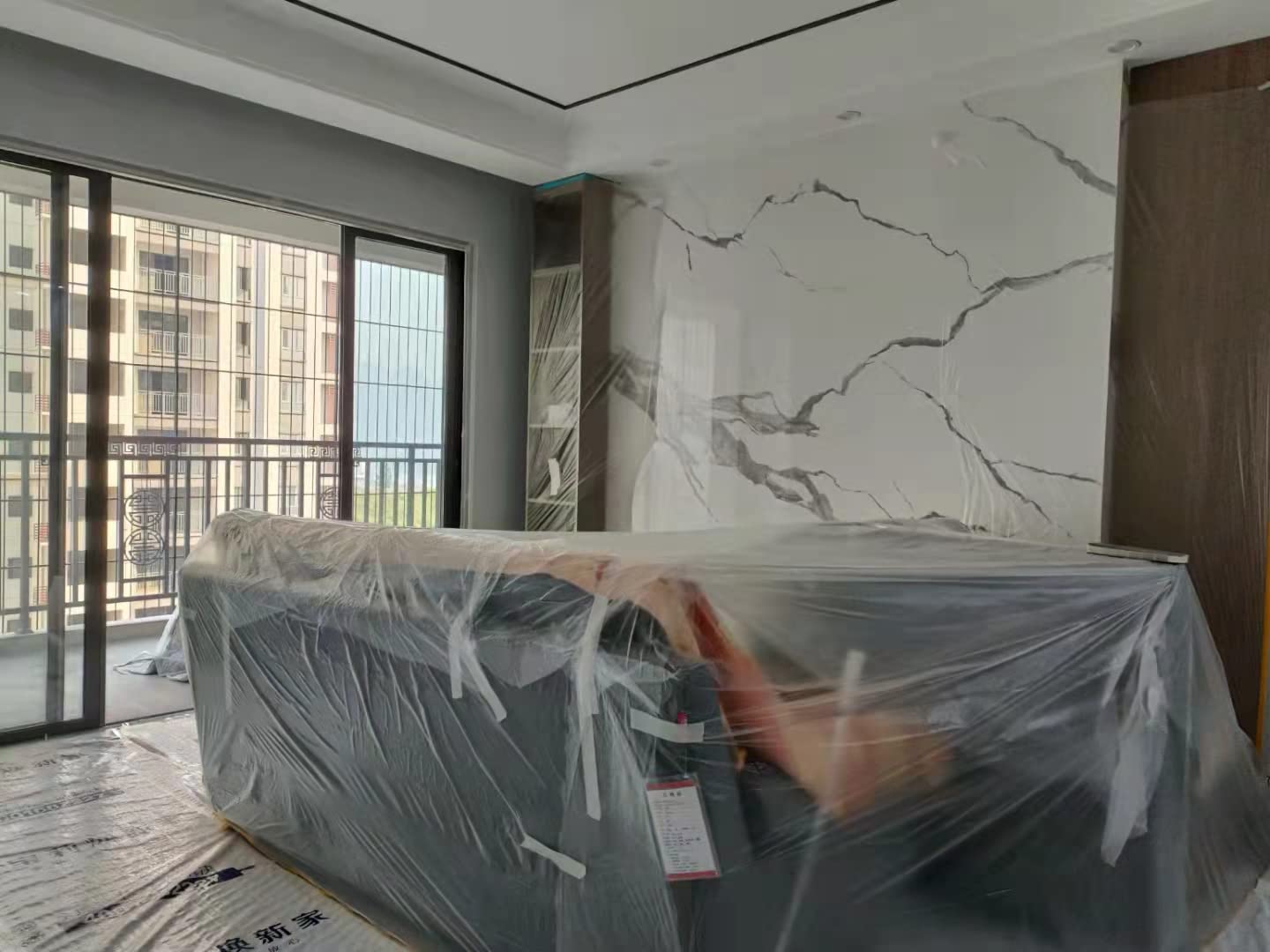 Pre-Taped Masking Film Film and Masking Tape in one Plastic Tape and Drape Roll Painters Plastic (20 Pack, Each roll 22" Wide x 82 feet Long)