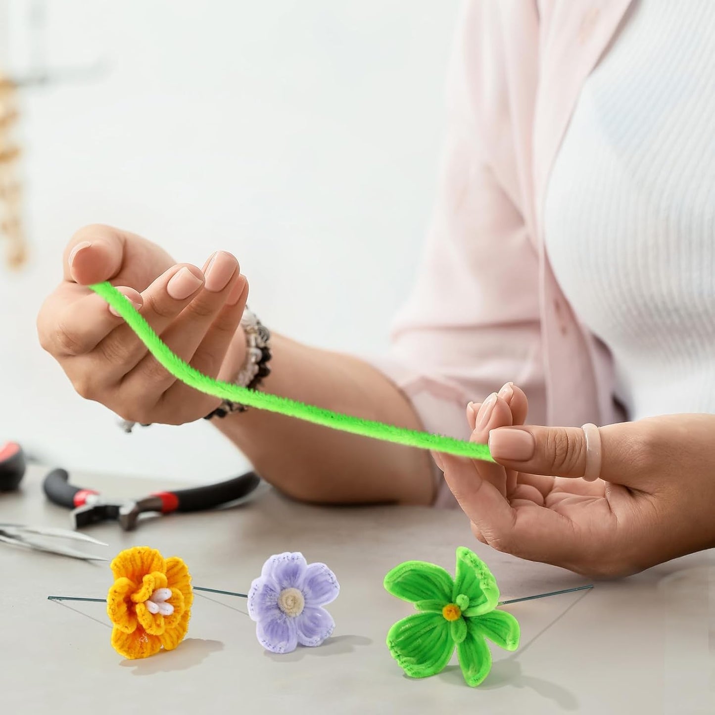 DaisyInner 700 Pcs Halloween Fall Pipe Cleaners Craft Bulk Pastel Chenille Stems Flower DIY Gradient Colored Fluffy for School Classroom Thanksgiving Christmas Party Supplies(Blue,Yellow)