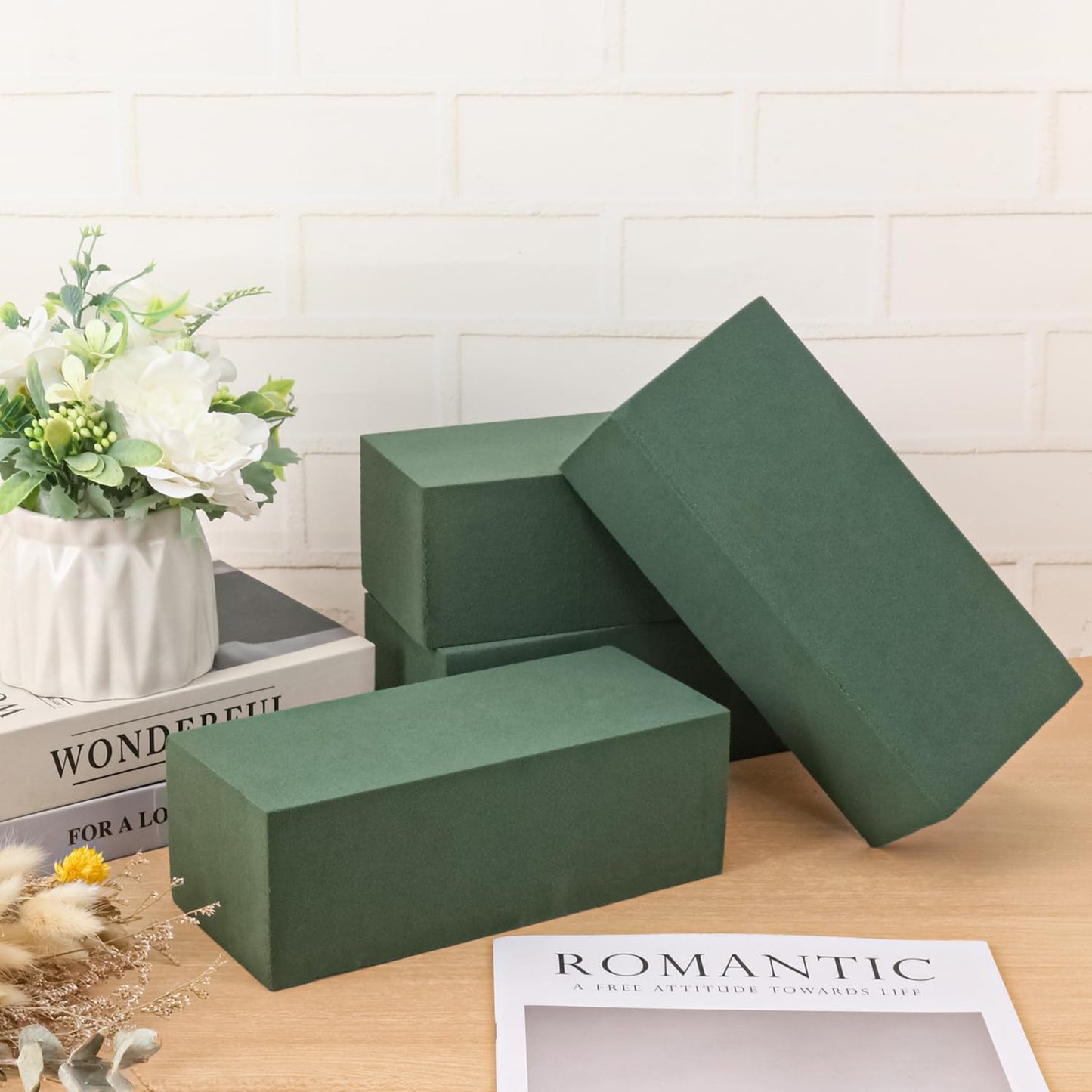 IHDYPPEW 8 PCS Green Floral Foam Blocks, 9"L x 4"W x 3.2"H Floral Foam for Flower Arrangements, Dry and Wet Florist Foam for Flowers, Flower Foam Bricks for Flowers Business, Outdoor, Weddings