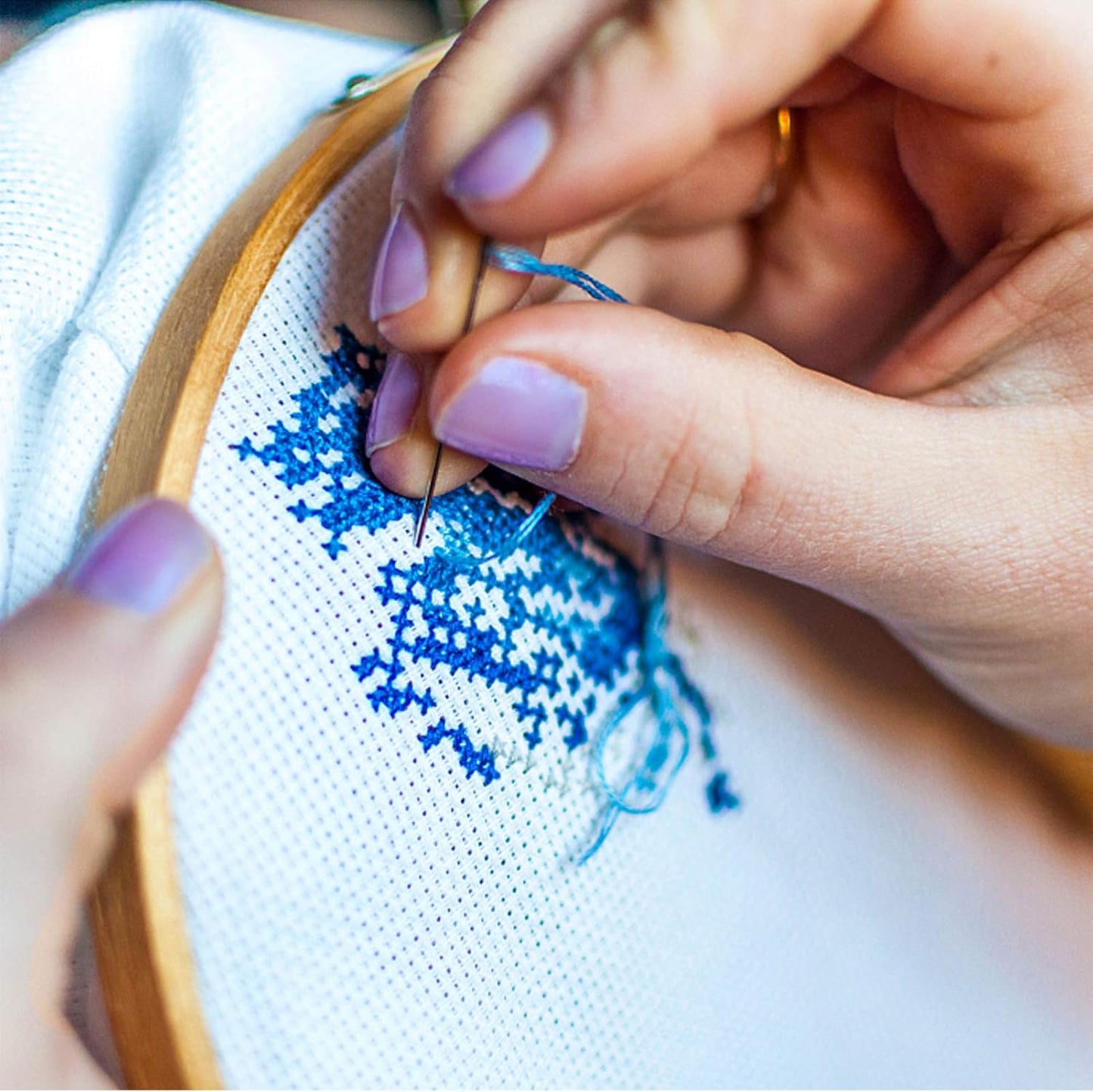 Similane Embroidery Kit 215 Pcs,100 Colors Threads,5 Pcs Embroidery Hoops,3 Pcs Aida Cloth,40 Sewing Pins,Cross Stitch Tools and Embroidery Starter Kit for Adults and Kids Beginners