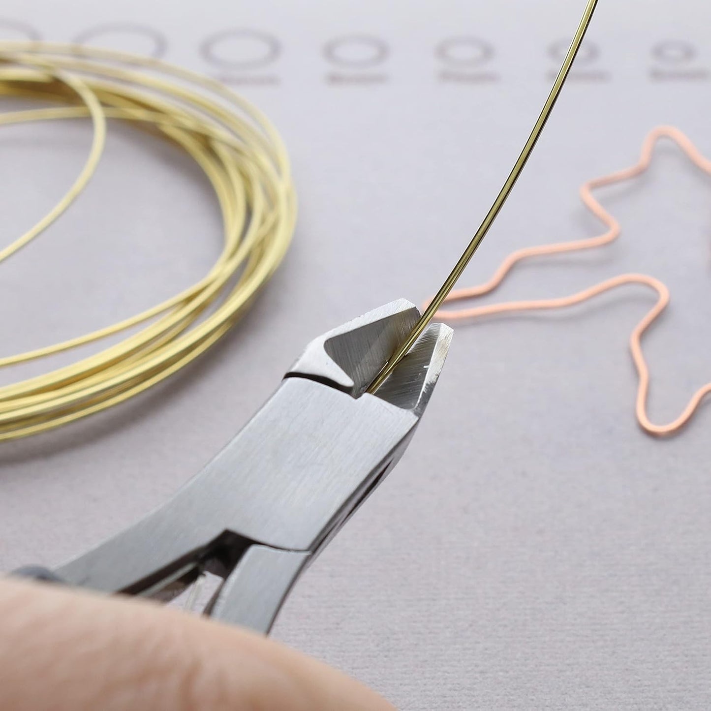 The Beadsmith Heavy Duty Side Cutter – Tungsten Carbide Blade – 4.5 inches (115mm) – Steel Head and Double-Leaf Spring – Designed to Cut Up to 16 Gauge Stainless Steel Wire –Tool for Jewelry Making