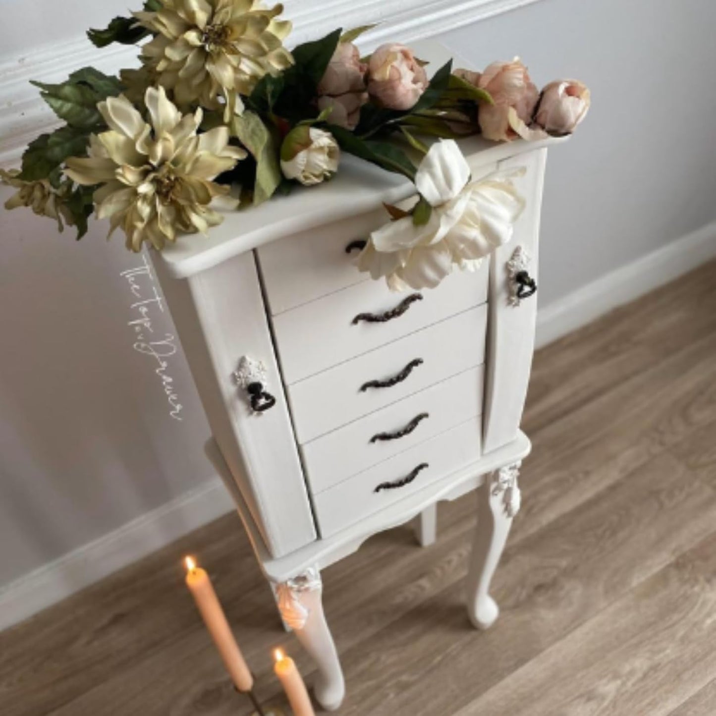 Dixie Belle Paint Company Chalk Finish Furniture Paint – Magnolia (4oz) – Matte Chic Chalk Mineral DIY Furniture Paint