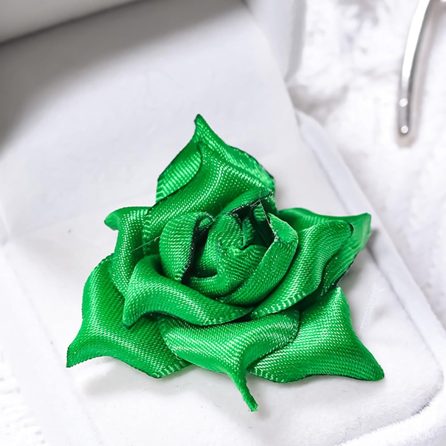 1" x 100 Yards Emerald Green Polyester Satin Ribbon Single Faced Bulk Fabric Ribbons for Gift Wrapping, Crafting, Bows Making, Flower Bouquet, Wedding, Home Decor