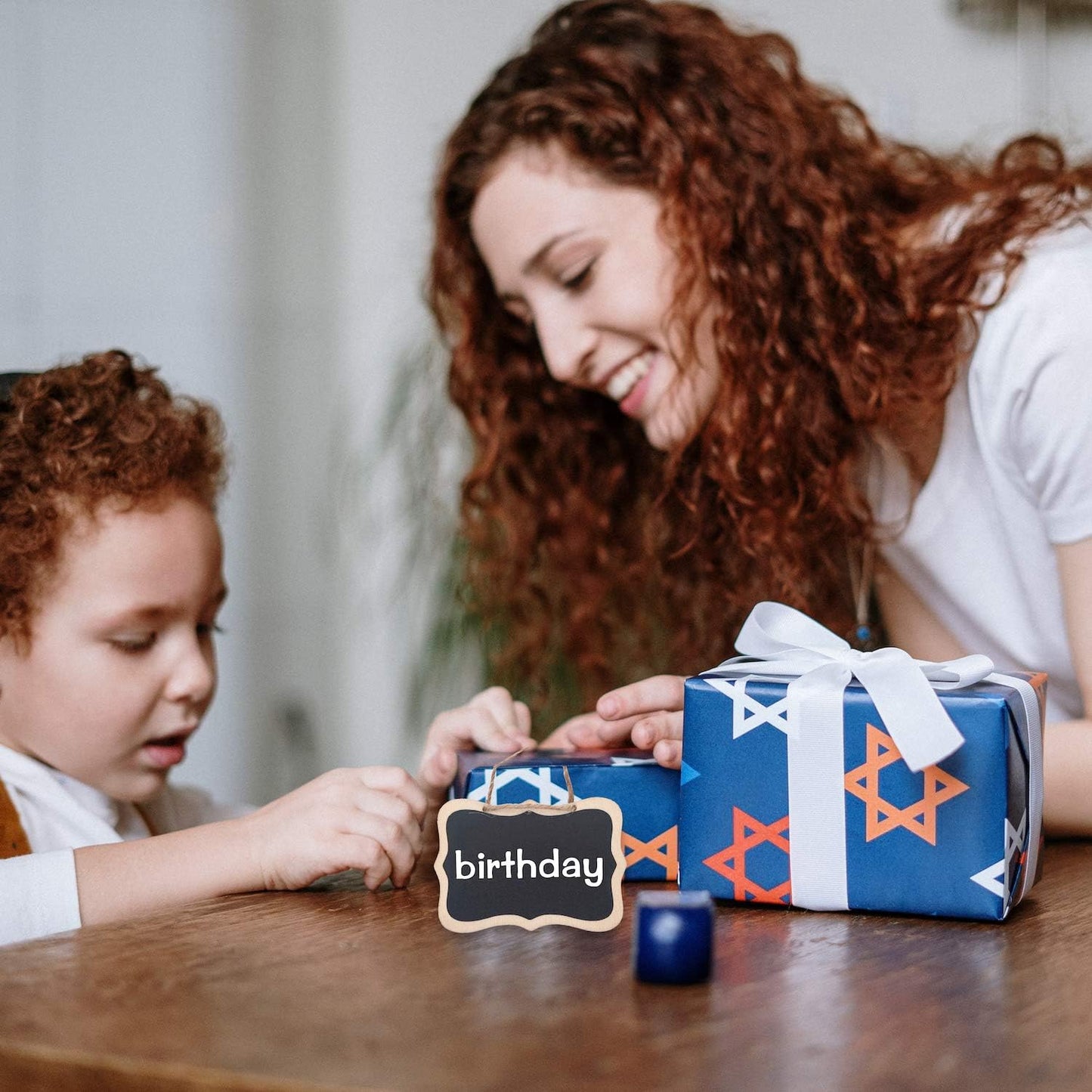 ONUPGO 20 Pack Mini Chalkboard Tags with Liquid Chalk Marker, Erasable Wooden Chalkboard Signs with Hanging String, Price Tags, Message Tags for Wedding Decor, Party Buffet Display, Place Cards