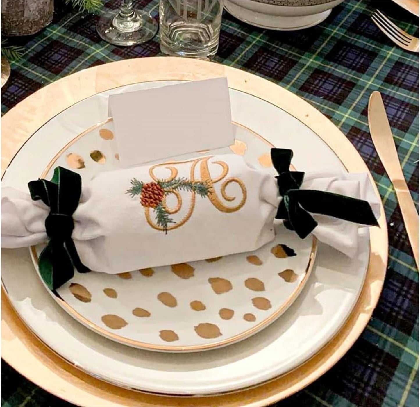 15 Yards Velvet Ribbon 1 Inch Single Face Green Velvet Ribbon Spool Prefect for Wedding, Ribbons for Gift Wrapping, Vintage Christmas Decor Tree Ornaments Wreath Hair Bows, Ribbons for Crafts