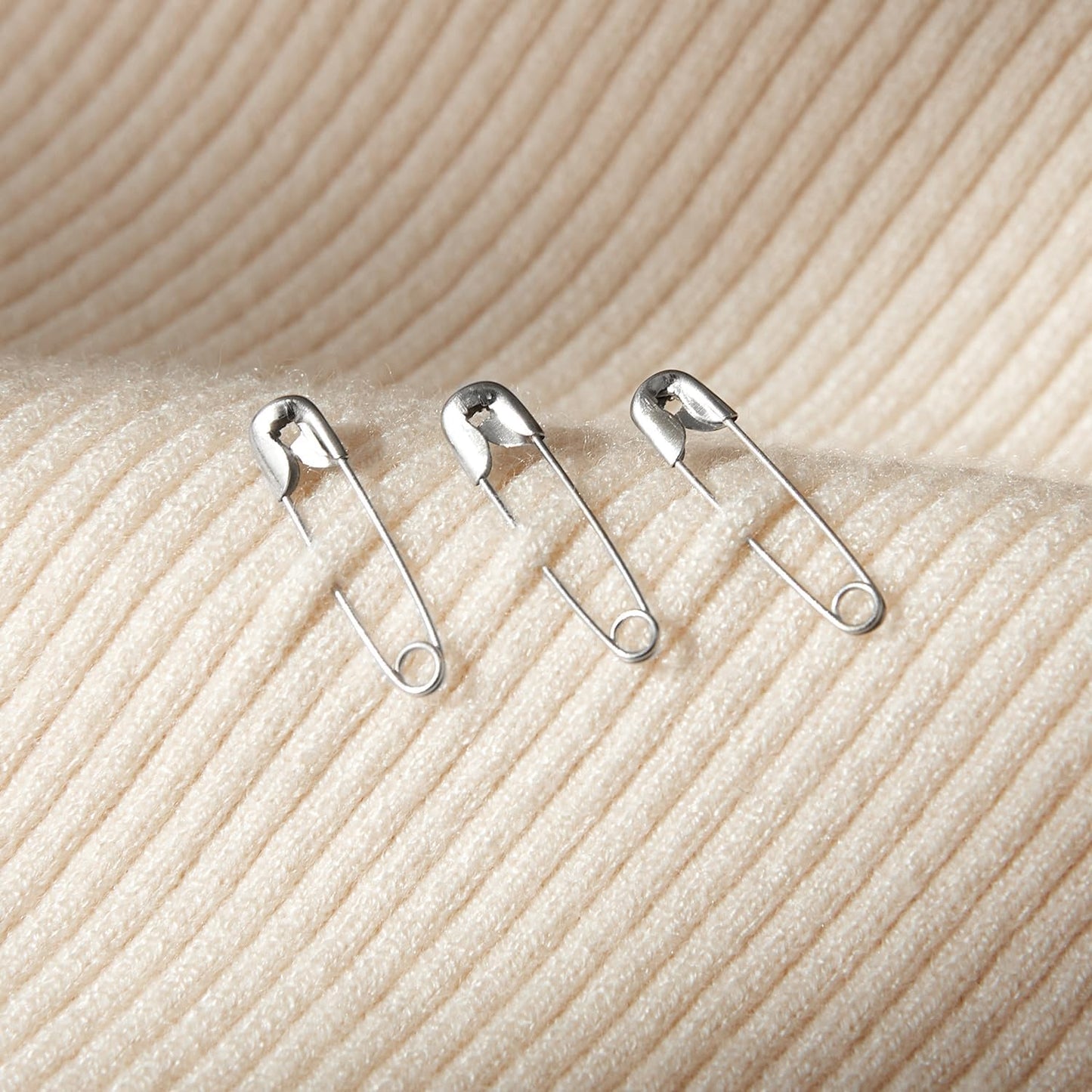 1000PCS Safety Pins, 0.75In/19mm Small Fastening Pins, Rust Resistant Nickel Plated Steel Set for Crafting, Sewing, Jewelry Making Fabric, Rimming Fastening Clip Button for Garment Hang Tag (Silver)