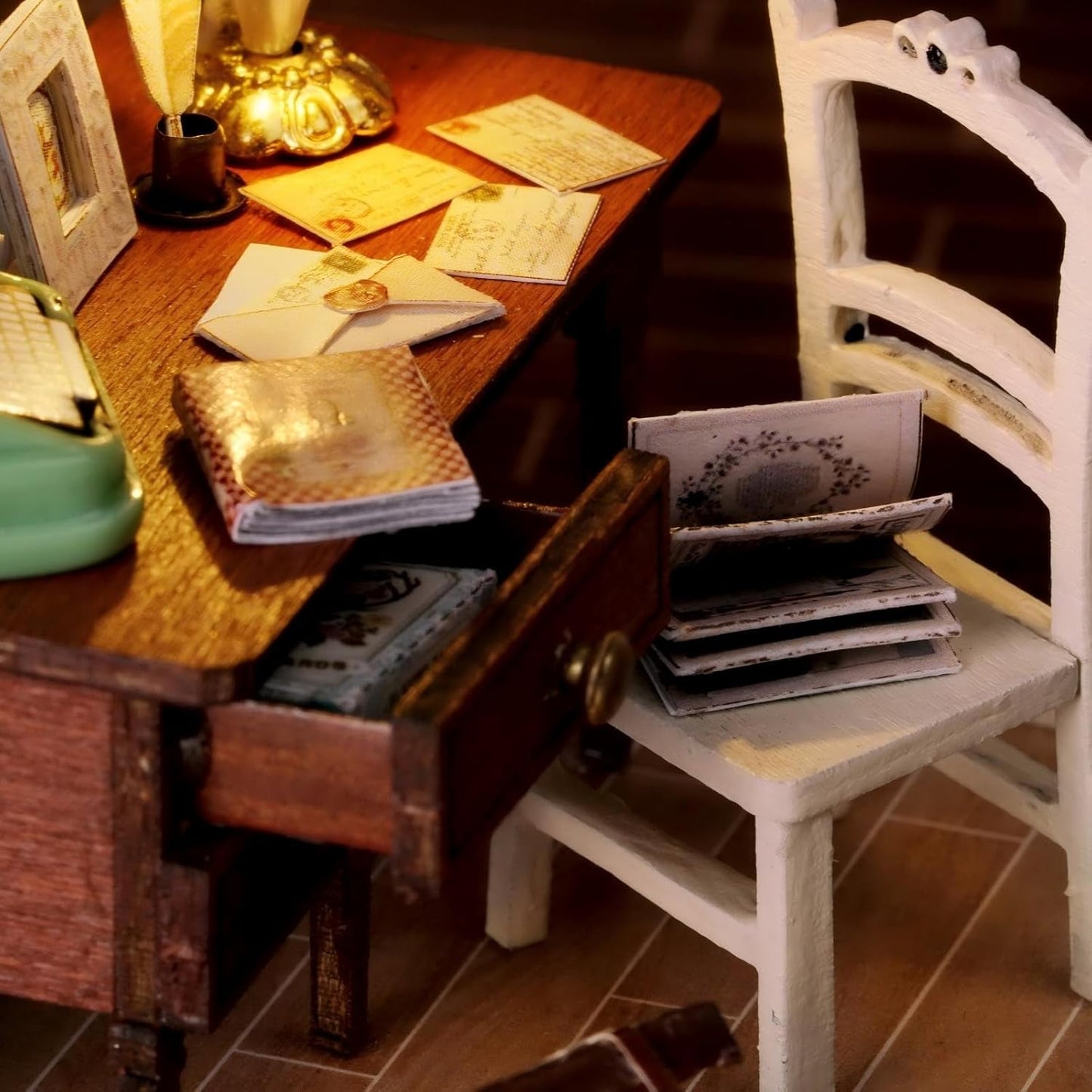 DIY Miniature House Kit, Mini House Building Kit with LED & Dust Cover, DIY Wooden Dollhouse Miniature Kit for Adults Teen, Wooden Crafts Lovely Dollhouse Kit, Elegant Studio