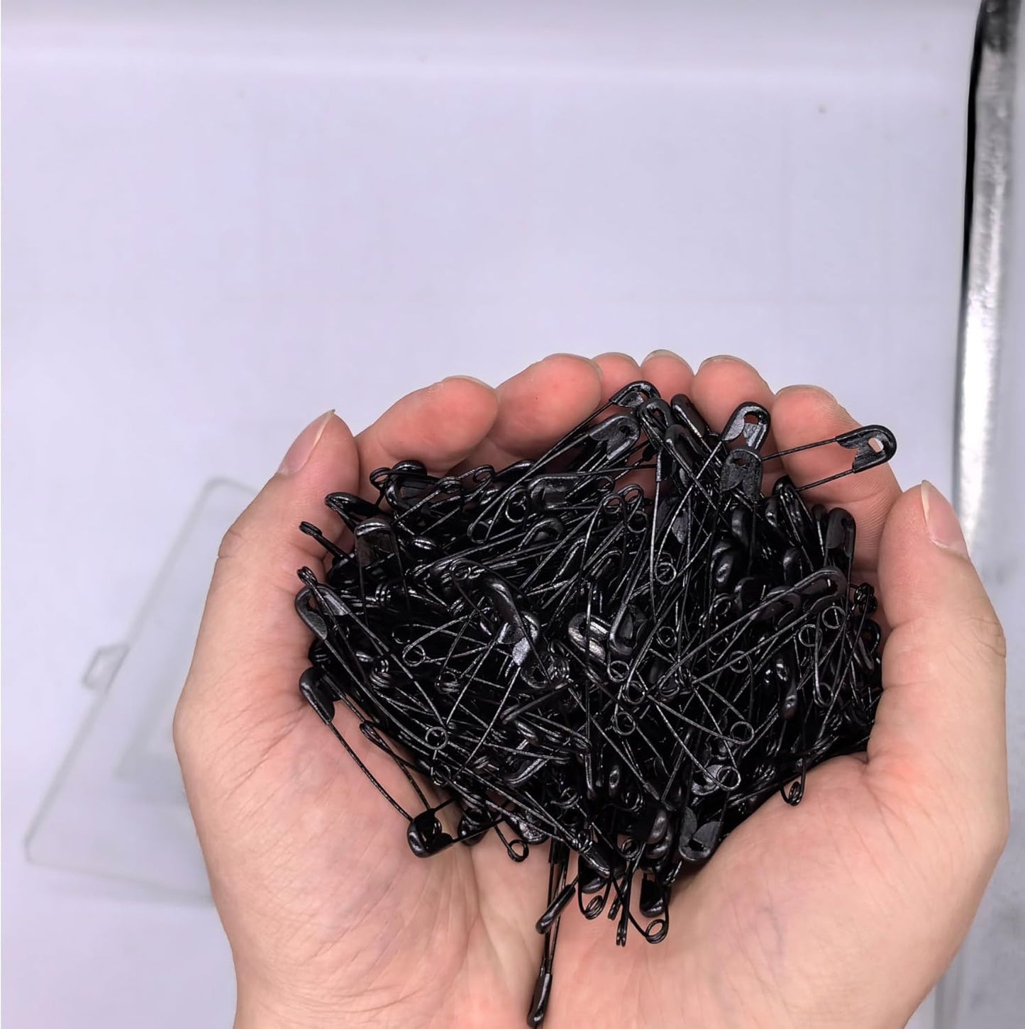 600PCS Safety Pins, 1.5 inch Small Safety Pins, Rust-Resistant Nickel Plated Steel, Sharp Edge Safety Pin for Clothes, Sewing, 38mm Decorative Safety Pins Assorted (Black)