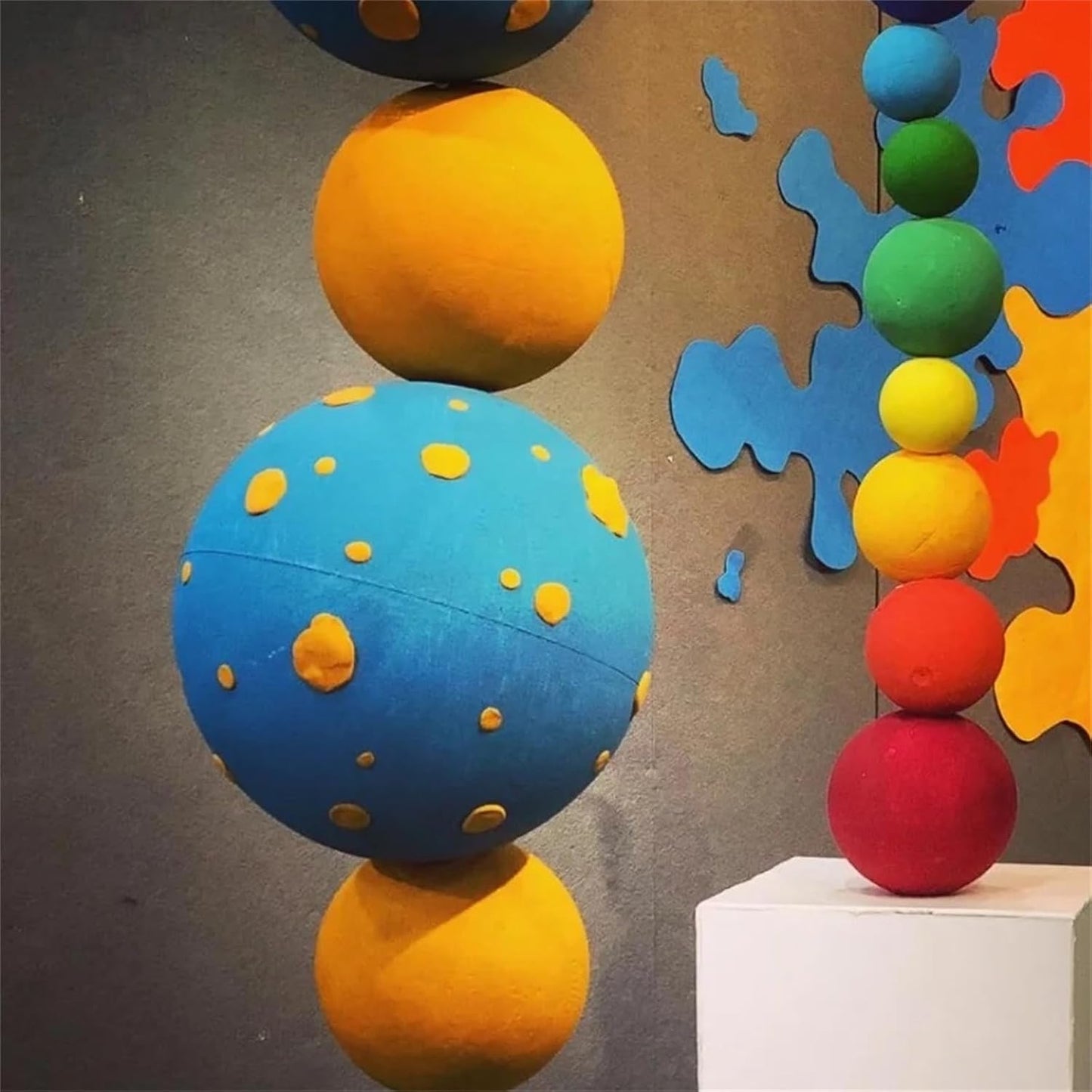 Crafjie 4PCS 6 Inchs White Foam Balls Half Round Polystyrene Half Foam Balls Craft Supplies Hemispherical Christmas Craft Ballfor DIY Home Craft Project and Art Decoration