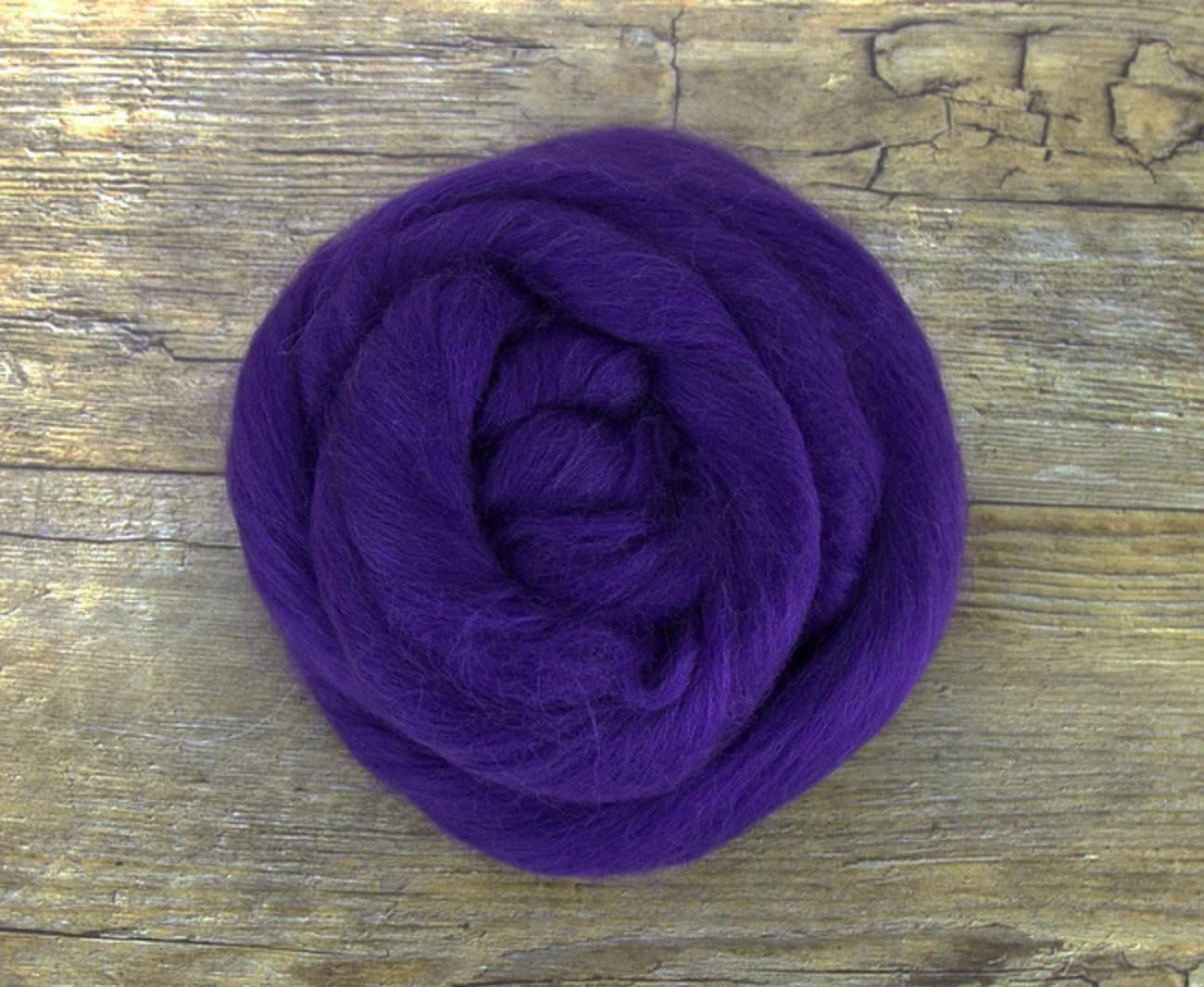 Revolution Fibers Merino Wool Combed Top | 1 lb Premium Wool Roving | 22 Micron, Best Merino Wool for Spinning, Tapestry, Needle Felting, Big Yarn Roving and Wall Hangings (Amethyst)