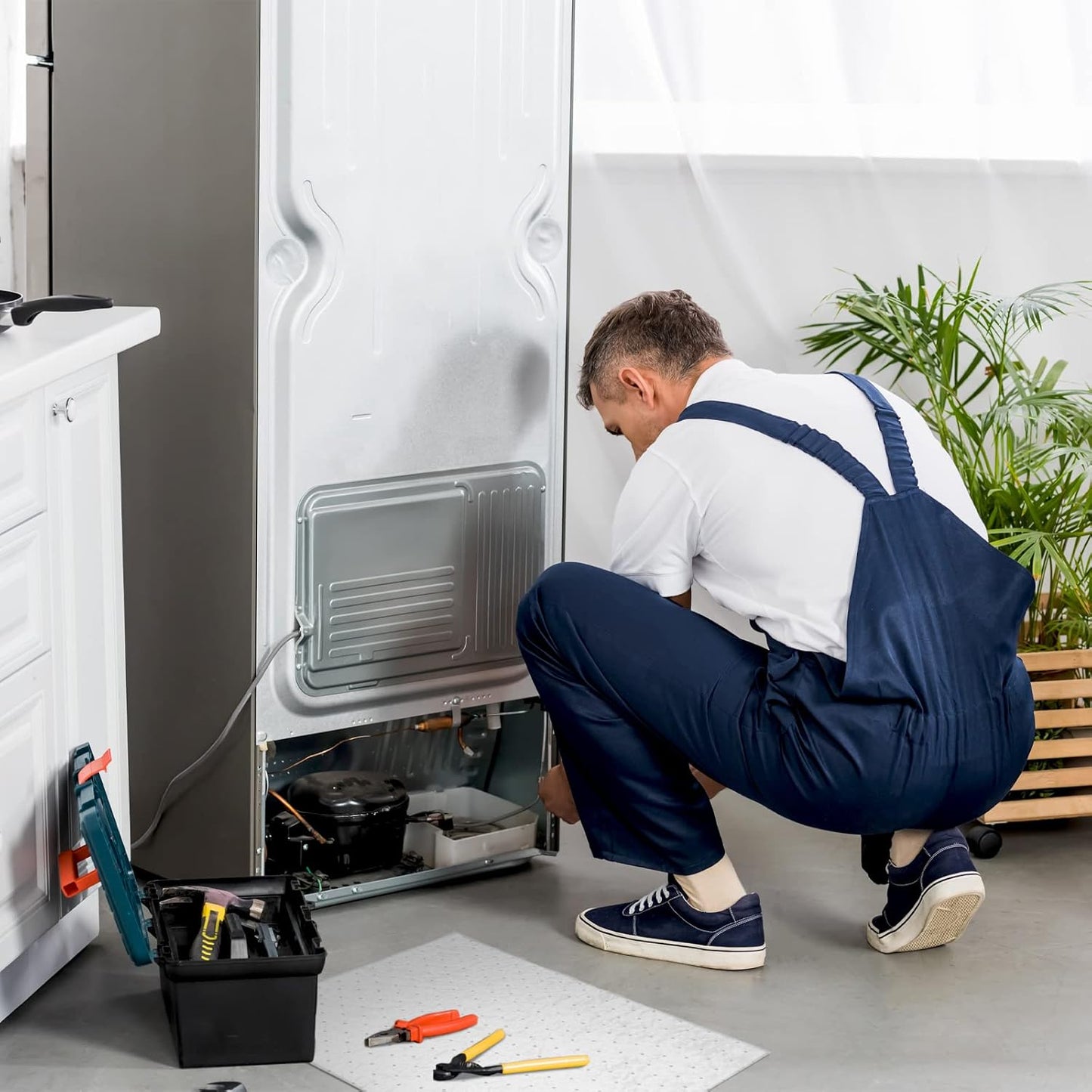 Hoolerry Oil Absorbent Pads Weight Dimpled Pad Garage Accessories Water Absorbent Mat Oil Spill Mat for Absorbing Protecting Home Garage Basement (100 Pcs,White,9.8 x 13 Inch)