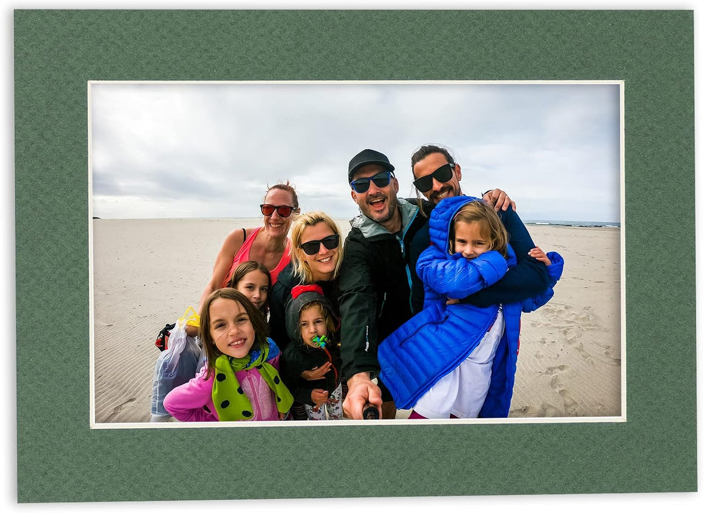 11x14 Mat for 8.5x11 Photo - Precut Hunter Green Picture Matboard for Frames Measuring 11 x 14 Inches - Bevel Cut Matte to Display Art Measuring 8.5 x 11 Inches - Acid Free Pack of 100 MATS