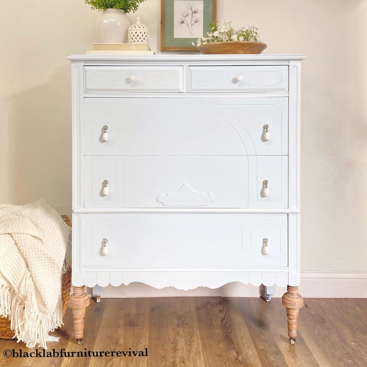 Dixie Belle Paint Company Chalk Finish Furniture Paint - Haint Blue (32oz) - Matte Pastel Blue Chic Chalk Mineral DIY Furniture Paint