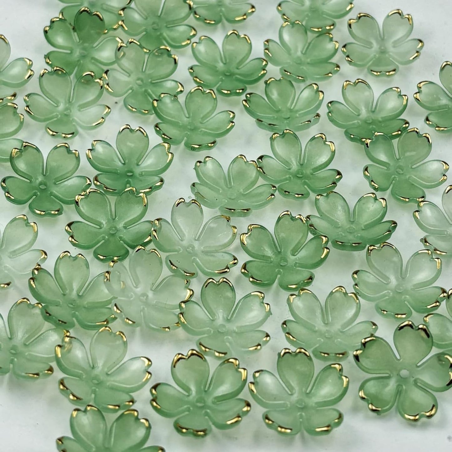 100pcs Acrylic Flower Beads, 19mm Cherry Blossom Plastic Gradient Flower Spacer Beads for DIY Crafts Bracelet Necklace Earrings Jewelry Making(Green)