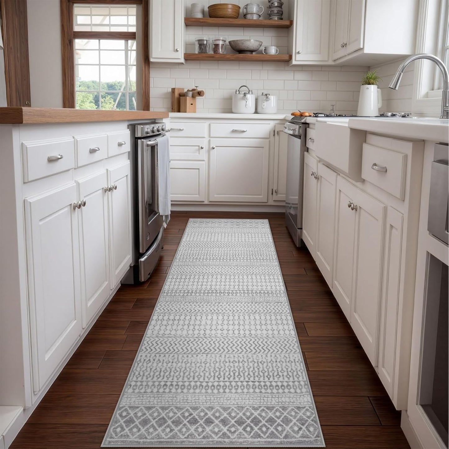 Washable Kitchen Rug Runner, 2'6''x8' Non Slip Washable Grey Long Runner Rugs, Low-Pile Non-Shedding Hallway Rug Carpet Runners for Entryway Kitchen Bedroom Bathroom