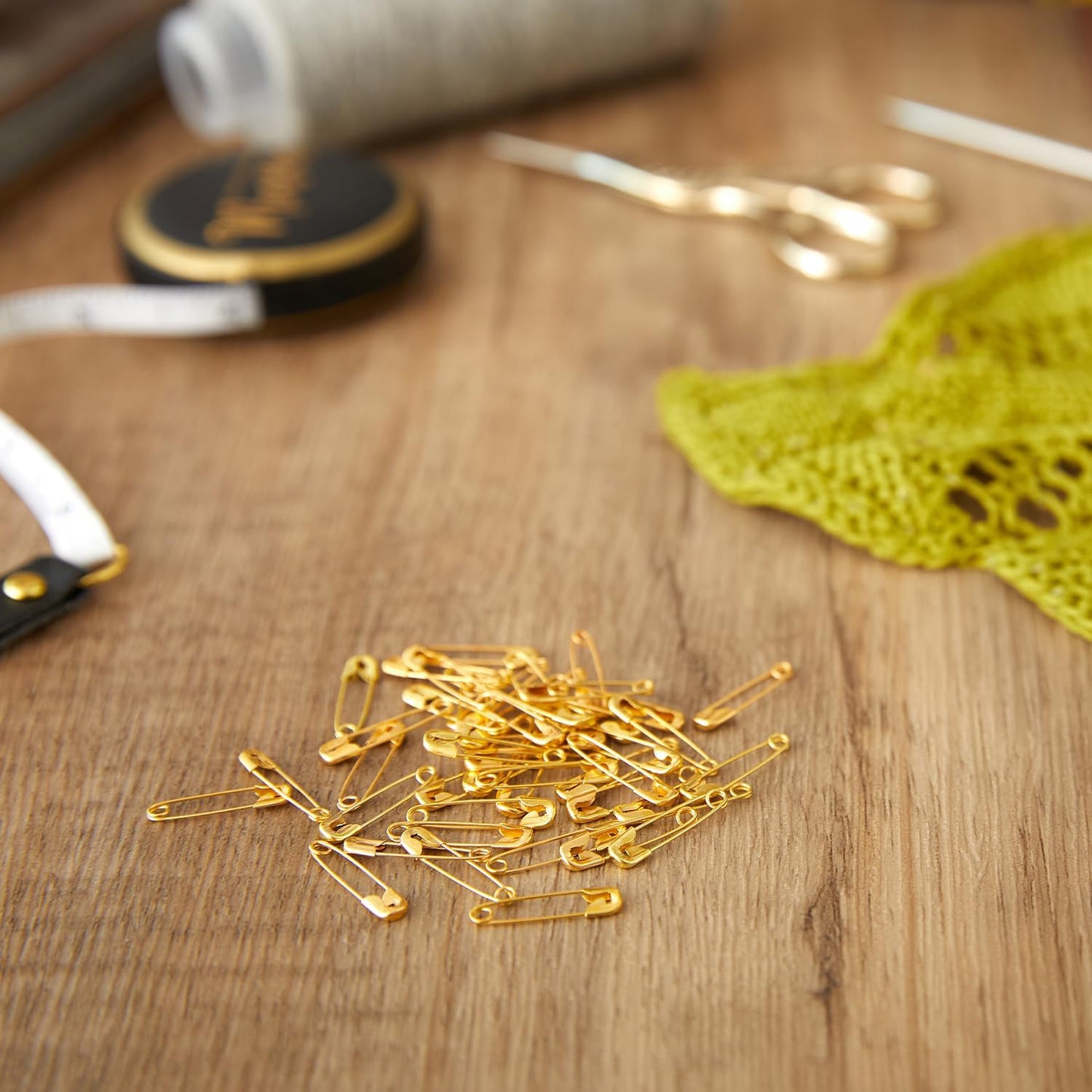 1000PCS Safety Pins, 0.75In/19mm Small Fastening Pins, Rust Resistant Nickel Plated Steel Set for Crafting, Sewing, Jewelry Making Fabric DIY, Rimming Fastening Clip Button for Garment Hang Tag (Gold)