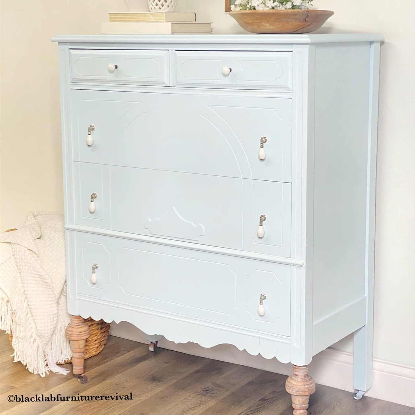 Dixie Belle Paint Company Chalk Finish Furniture Paint - Haint Blue (32oz) - Matte Pastel Blue Chic Chalk Mineral DIY Furniture Paint