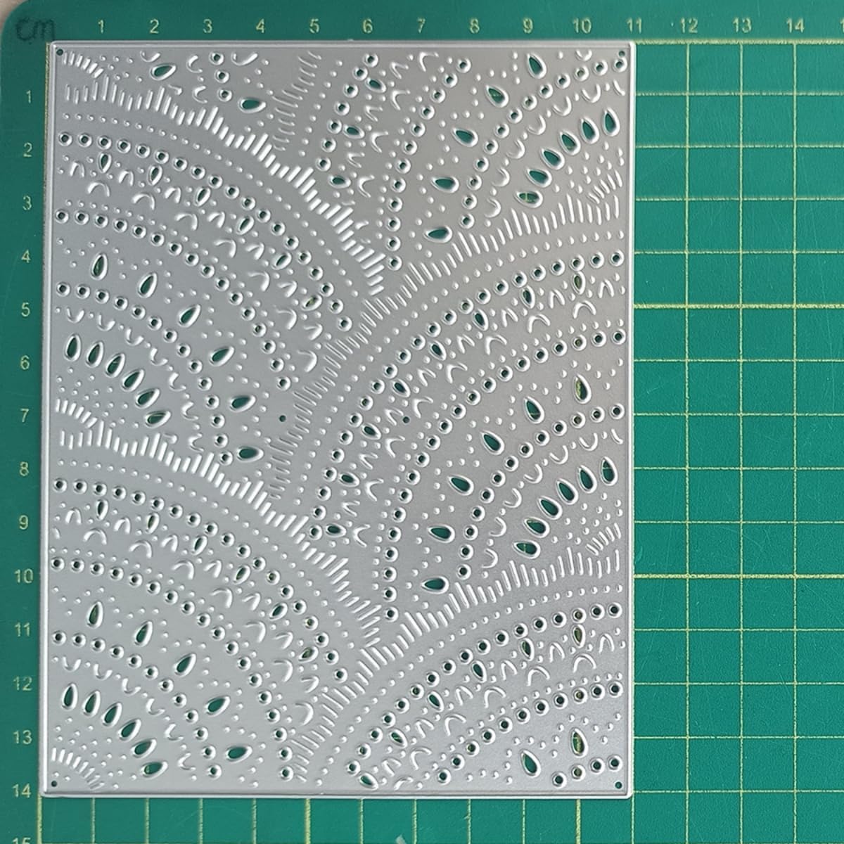 Mvchifay Cutting Dies for Card Making Metal Die-Cuts Scrapbooking Tool Hollow Frame DIY Craft Punch Template Embossing for Paper Album Decor (Hollow Frame-14.2x11cm)