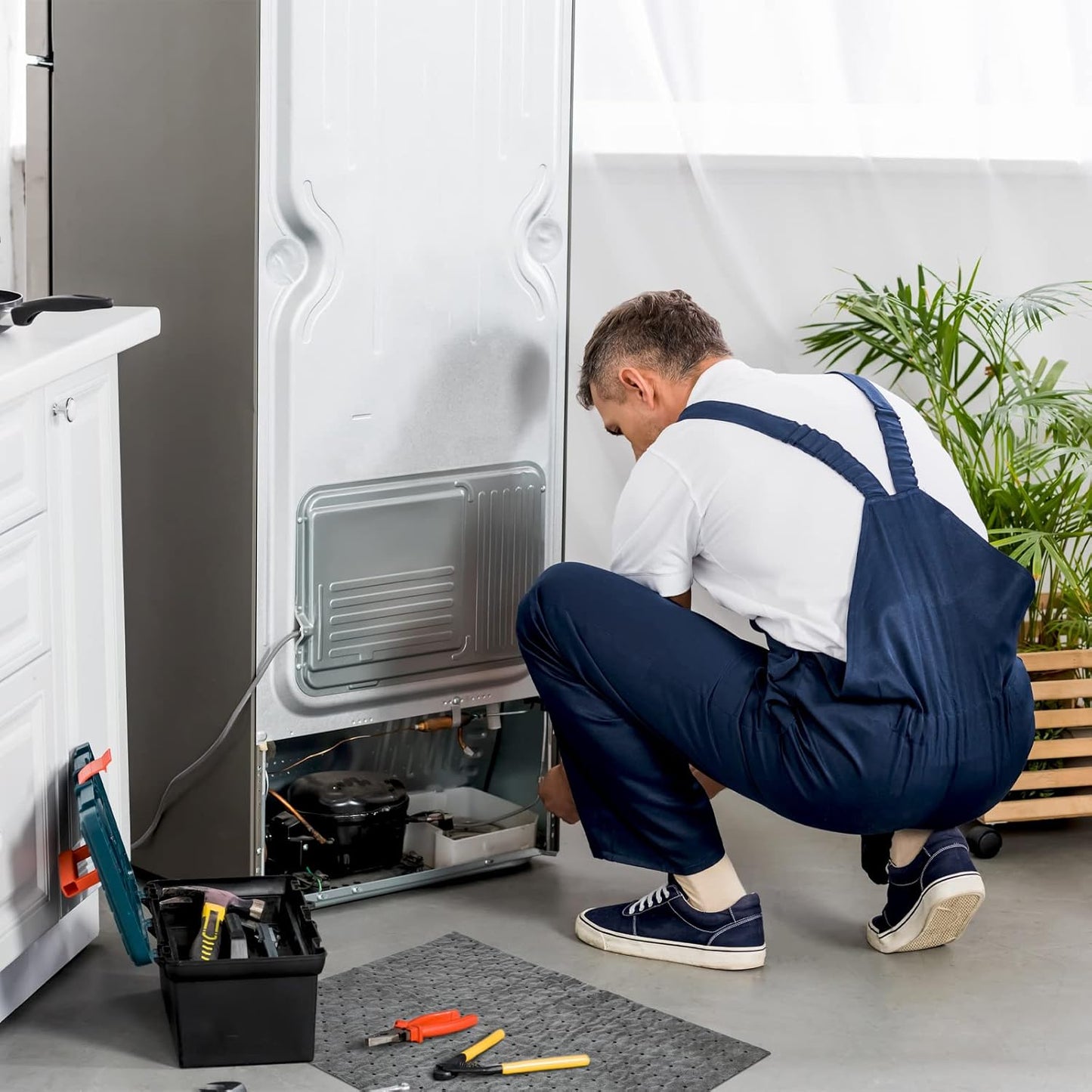 Hoolerry Oil Absorbent Pads Weight Dimpled Pad Garage Accessories Water Absorbent Mat Oil Spill Mat for Absorbing Protecting Home Garage Basement(9.8 x 13 Inch,Impermeable Gray,100 Pcs)