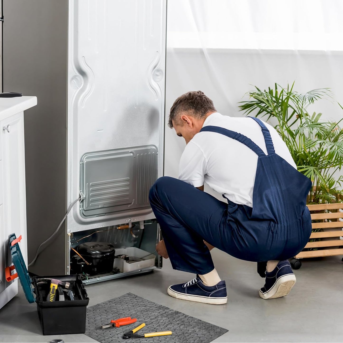 Hoolerry Oil Absorbent Pads Weight Dimpled Pad Garage Accessories Water Absorbent Mat Oil Spill Mat for Absorbing Protecting Home Garage Basement (13.5 x 17.5 Inch,Gray,200 Pcs)