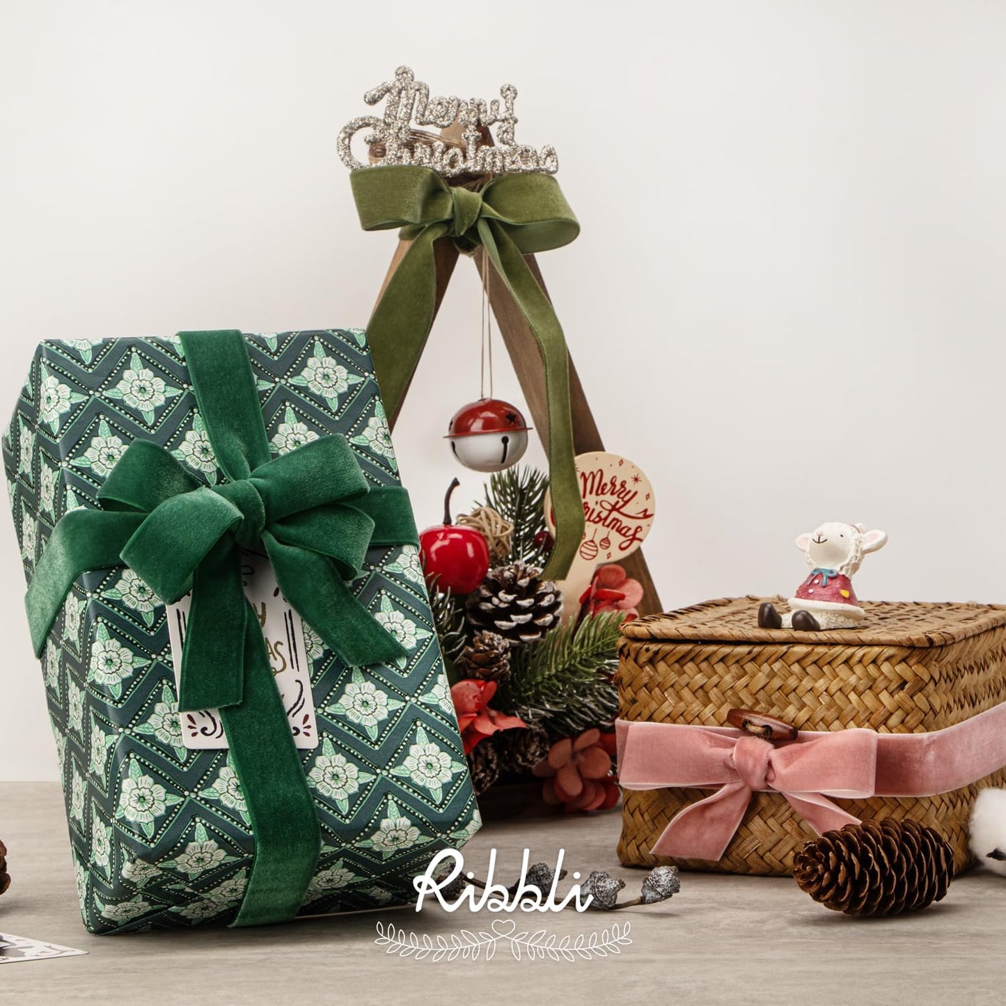 Ribbli Polyester Forest Green Velvet Ribbon,5/8 Inches Continuous10-Yard Spool,Christmas Ribbon for Gift Wrapping,Floral Bouquets, Home Decor