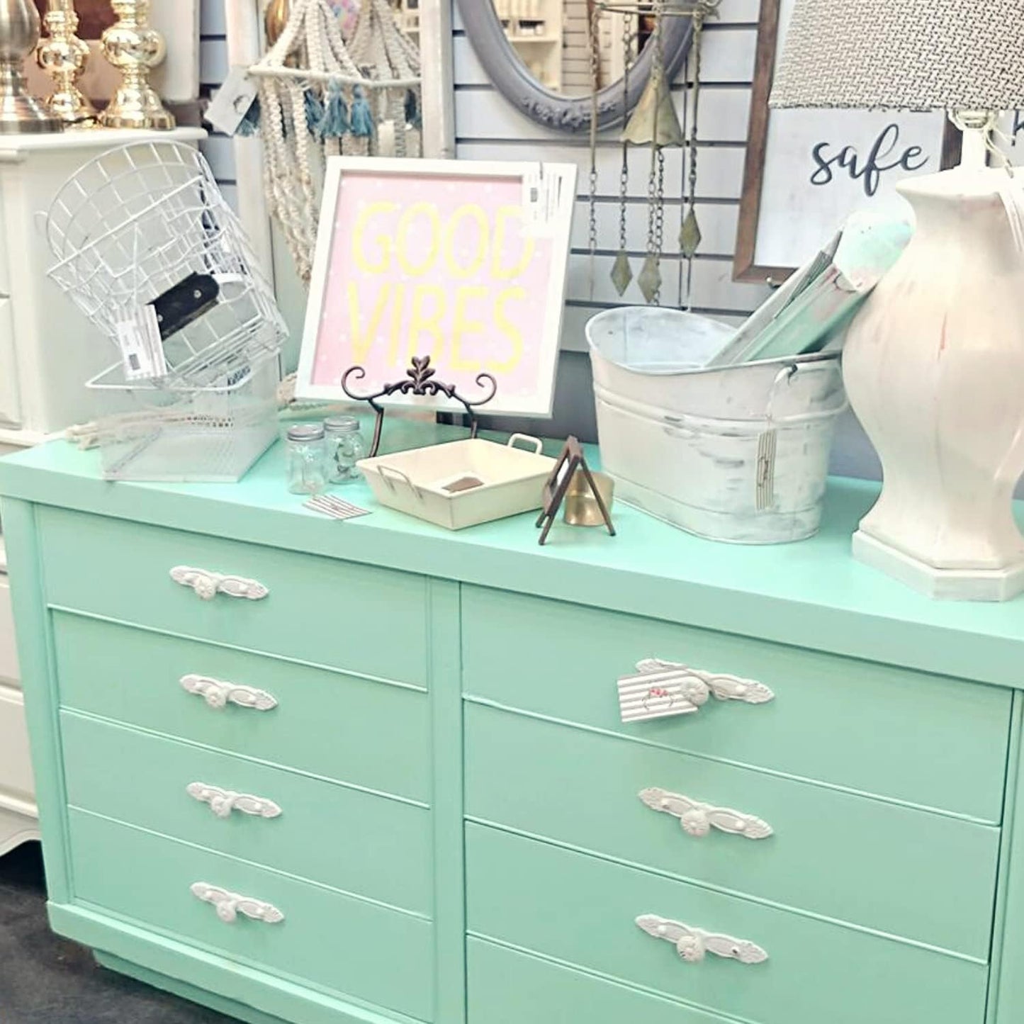 Chalky Chicks All-in-One Chalk Paint for Furniture or Cabinet - 32 Fl Oz - Matte Finish Wintergreen (Mint) for Metal, Wood Furniture Paint - No Sanding All-in-One for Home Decor & Crafts, USA Made