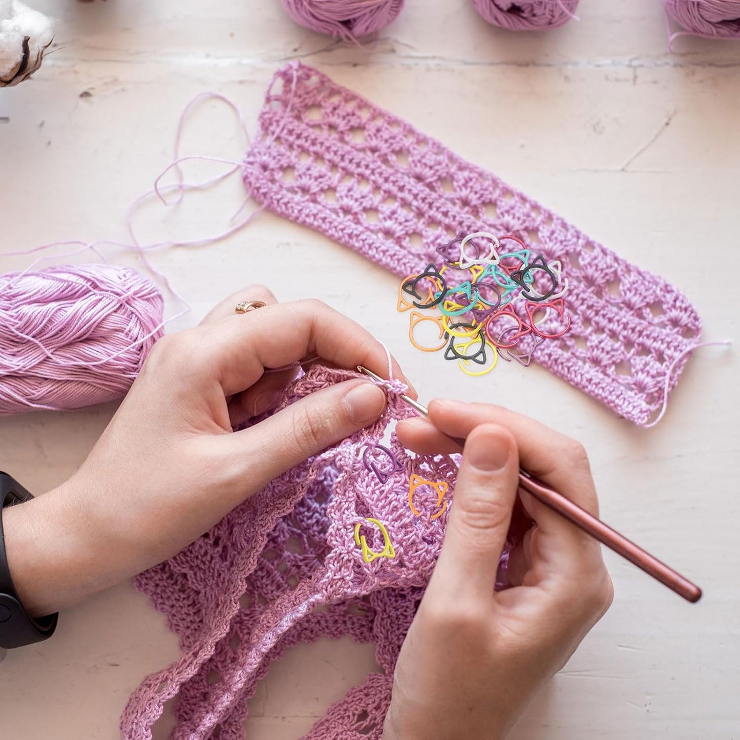 uxcell 50pcs Stitch Markers, Spiral Stitch Markers Crochet Needle Clip Counter Knit Ring Crochet Locking Sewing Accessories for DIY Handcraft Knitting and Crocheting, White