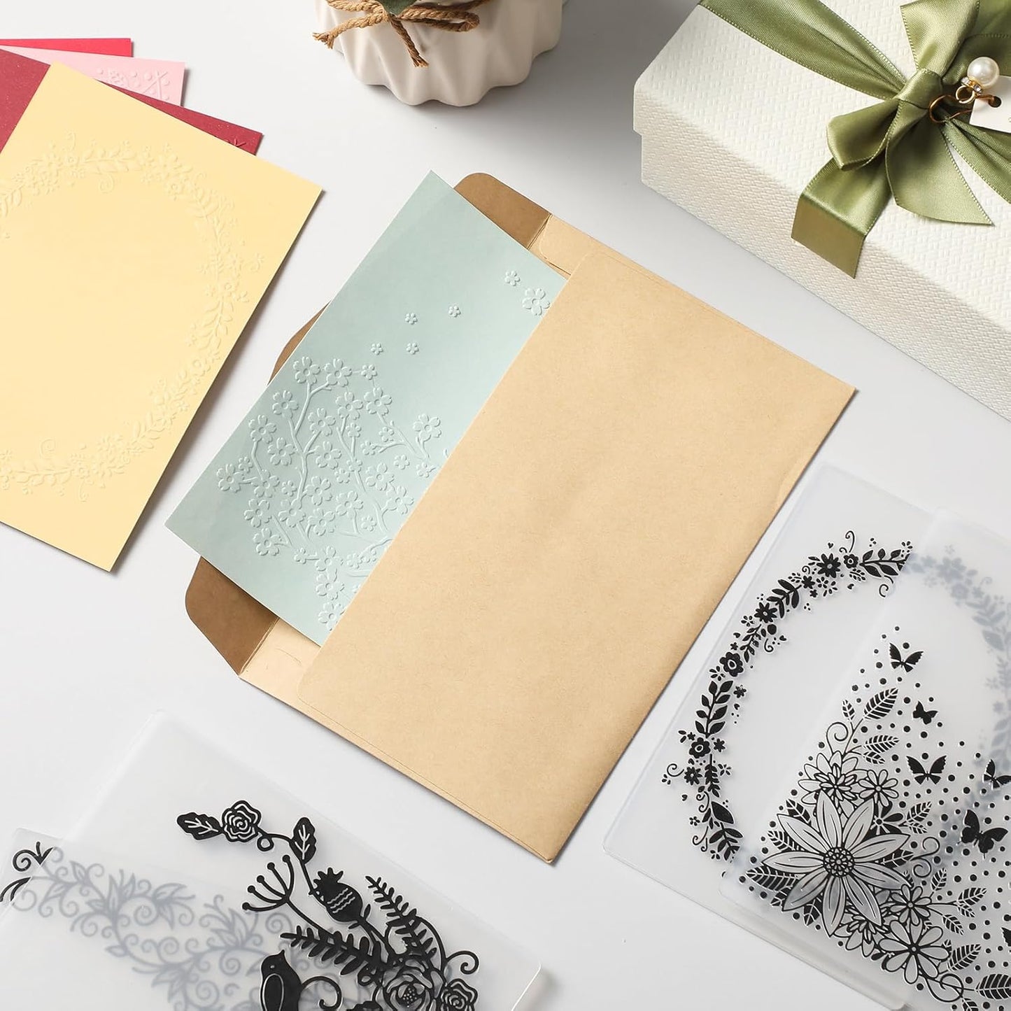 Geiserailie 8 Pcs Embossing Folders Embossing Machine Template Paper Card Folders for Christmas Card Making DIY Flower Scrapbook Photo Album Craft Decoration 5.9 x 4.1 Inch (Natural Style)