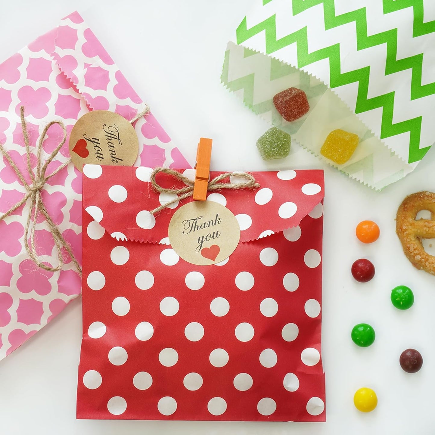 KEYYOOMY 100 Pcs Lime Green Candy Buffet Bags Small Cookie Bags Polka Dot Paper Treat Bags for Wedding Birthday Party (5 inch x 7 inch)