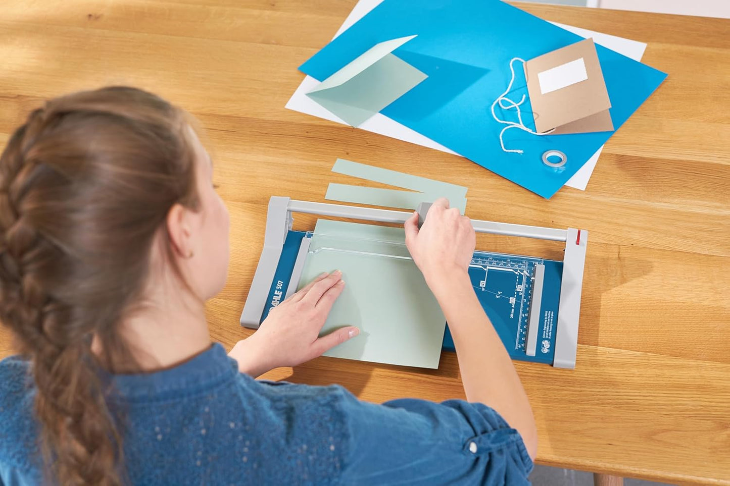 Dahle 507 Personal Rotary Trimmer, 12" Cut Length, 7 Sheet Capacity, Self-Sharpening, Automatic Clamp, German Engineered Paper Cutter