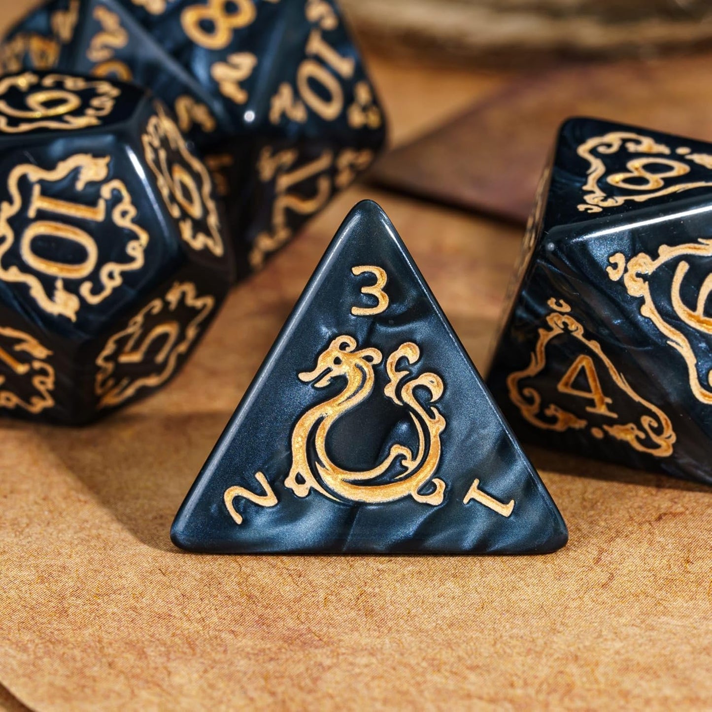 7-Die DND Dice Set Dragon Pattern Polyhedral Die with Leather Bag D&D Dice Set for RPG Table Games (Black W/Gold Dragon Pattern)