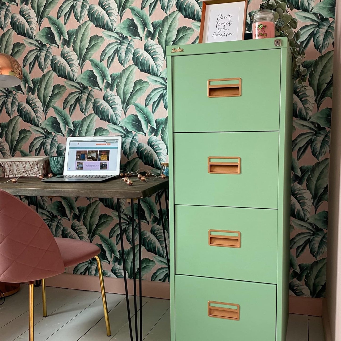 Dixie Belle Paint Company Chalk Finish Furniture Paint - Mint Julep (4oz) - Matte Mint Green Chic Chalk Mineral DIY Furniture Paint