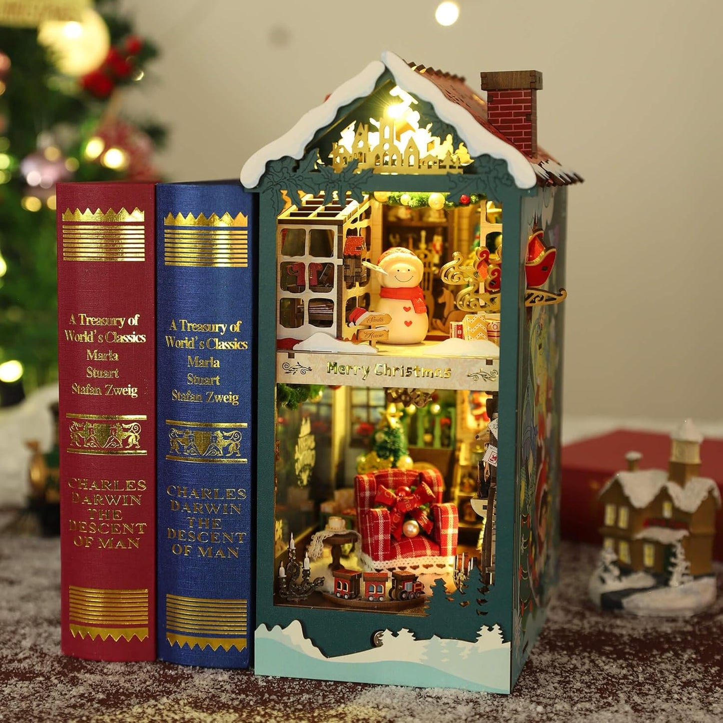 Christmas Book Nook Kit - DIY Miniature House Dollhouse Kit for Adults and Teens, Booknook Bookshelf Insert Christmas Decorations, Gifts for Family and Friends (Merry Christmas)